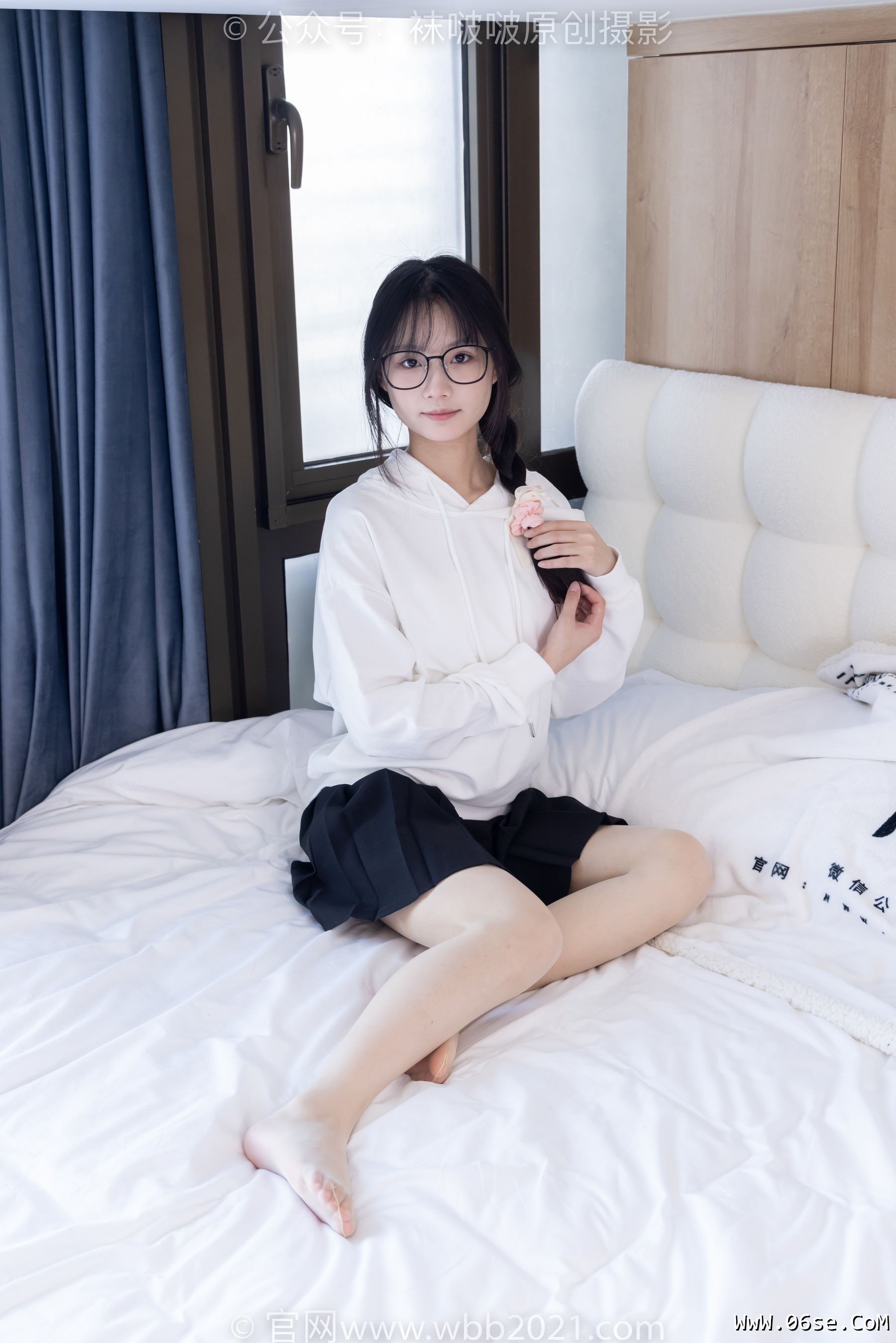 图片[32]-BoBoSocks袜啵啵 No.368 甜甜圈 -运动鞋、白棉袜、油亮肉丝[160P]-六色网