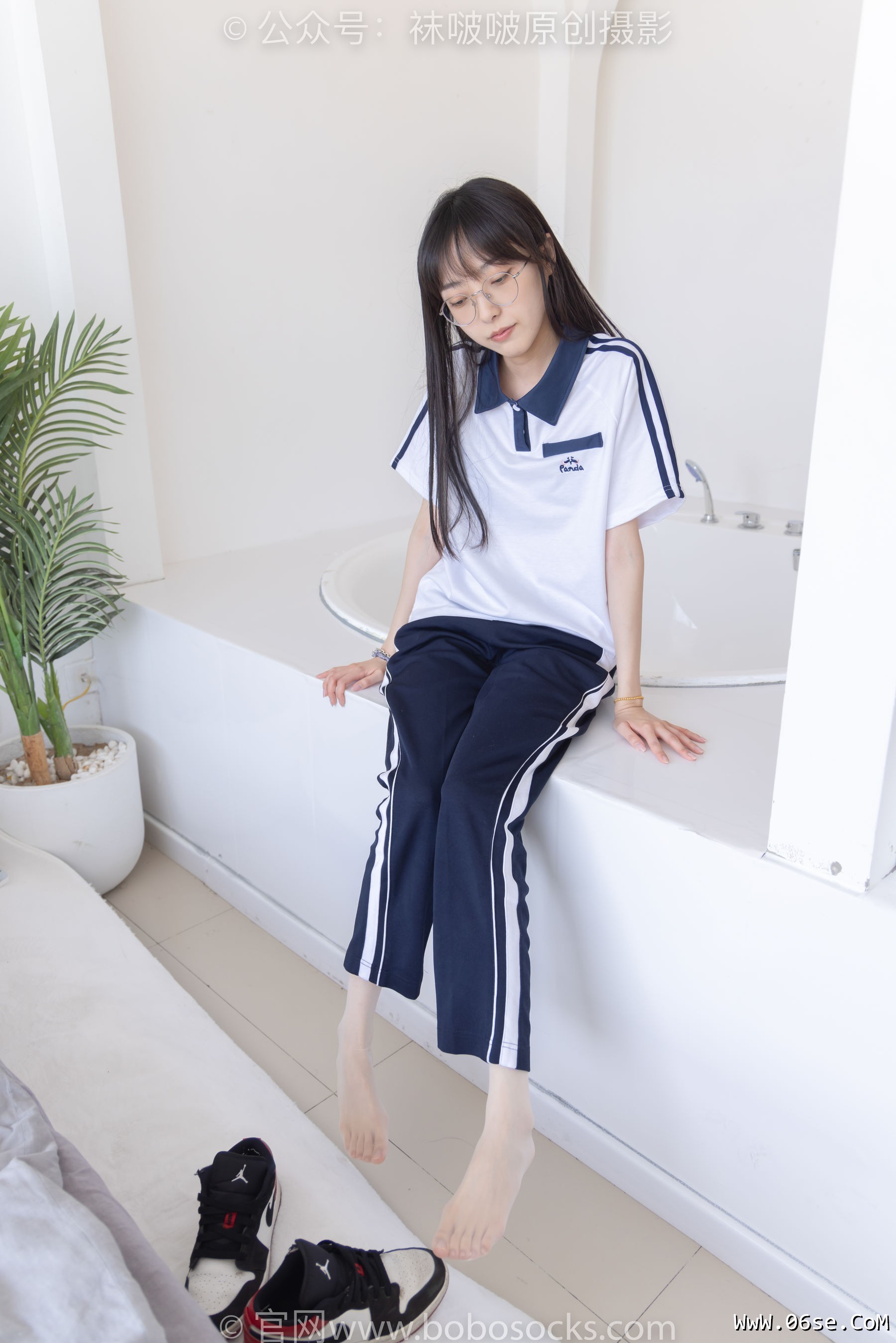 图片[40]-BoBoSocks袜啵啵 No.207 稚予 -aj板鞋、白棉袜、油亮白丝、校服裤里丝[140P]-六色网