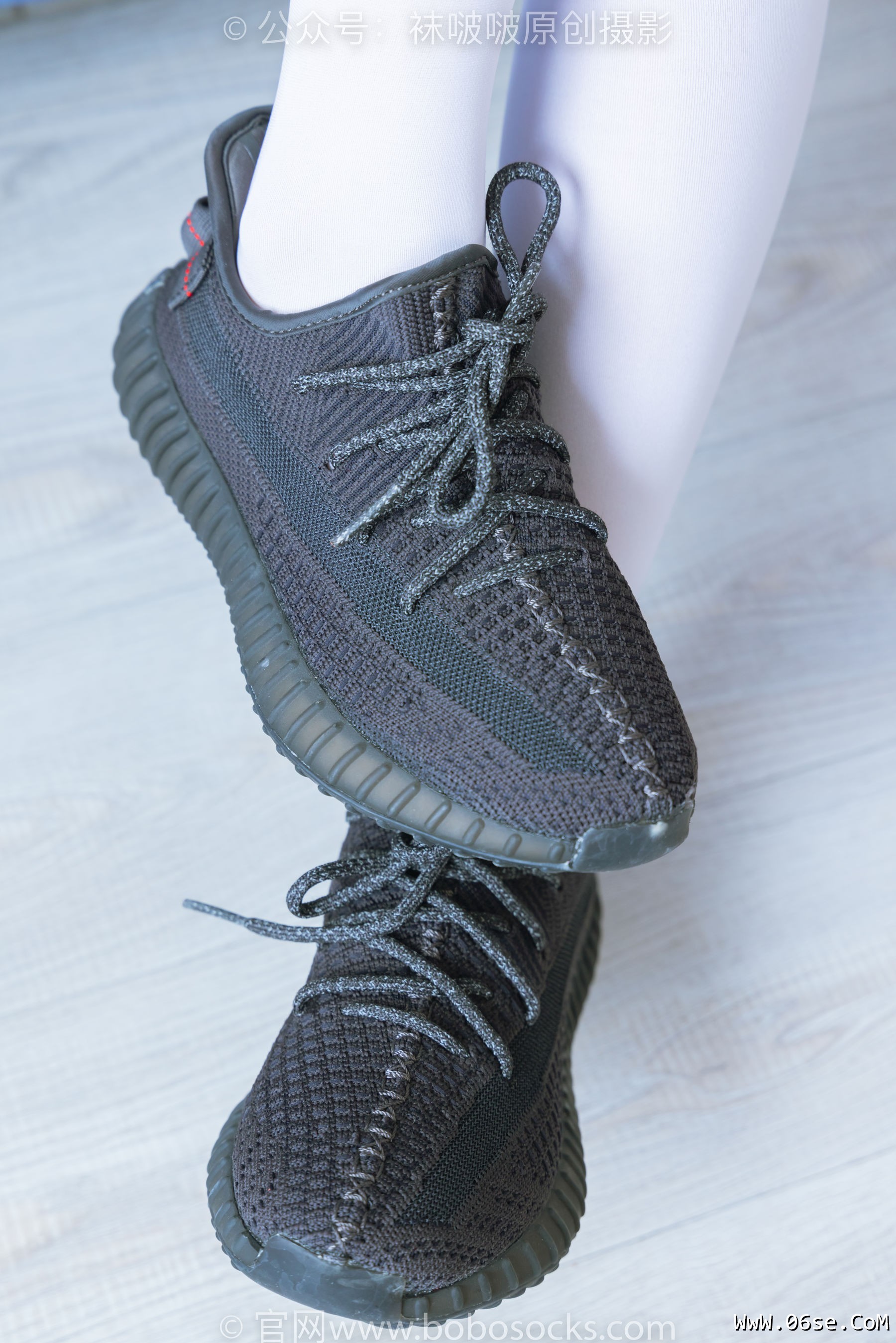 图片[75]-BoBoSocks袜啵啵 No.214 小沫 -黑色运动鞋、厚白丝[142P]-六色网