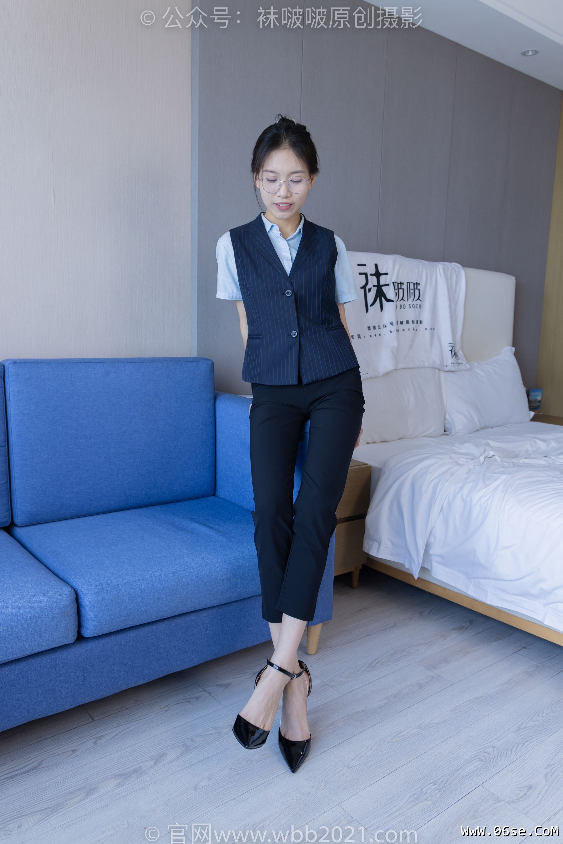 图片[2]-BoBoSocks袜啵啵 No.413 芝士 -高跟鞋、白色吊带船袜、银行制服[145P]-六色网