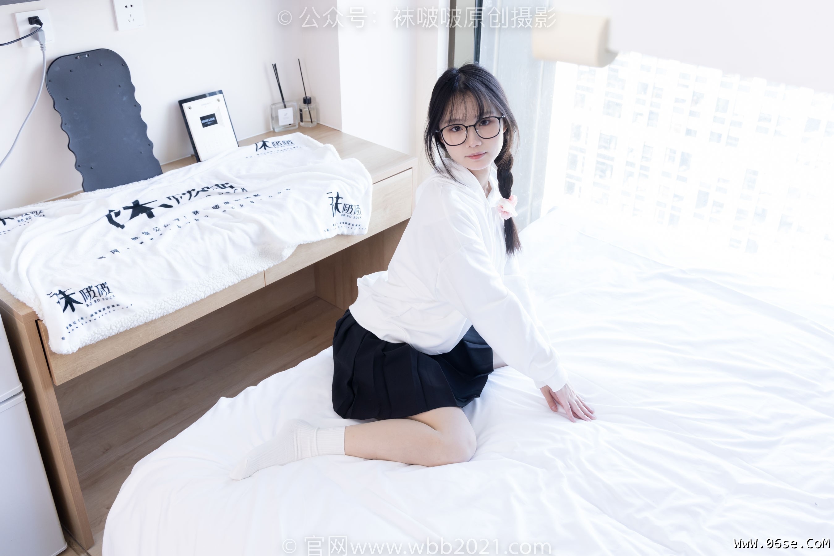 图片[147]-BoBoSocks袜啵啵 No.368 甜甜圈 -运动鞋、白棉袜、油亮肉丝[160P]-六色网