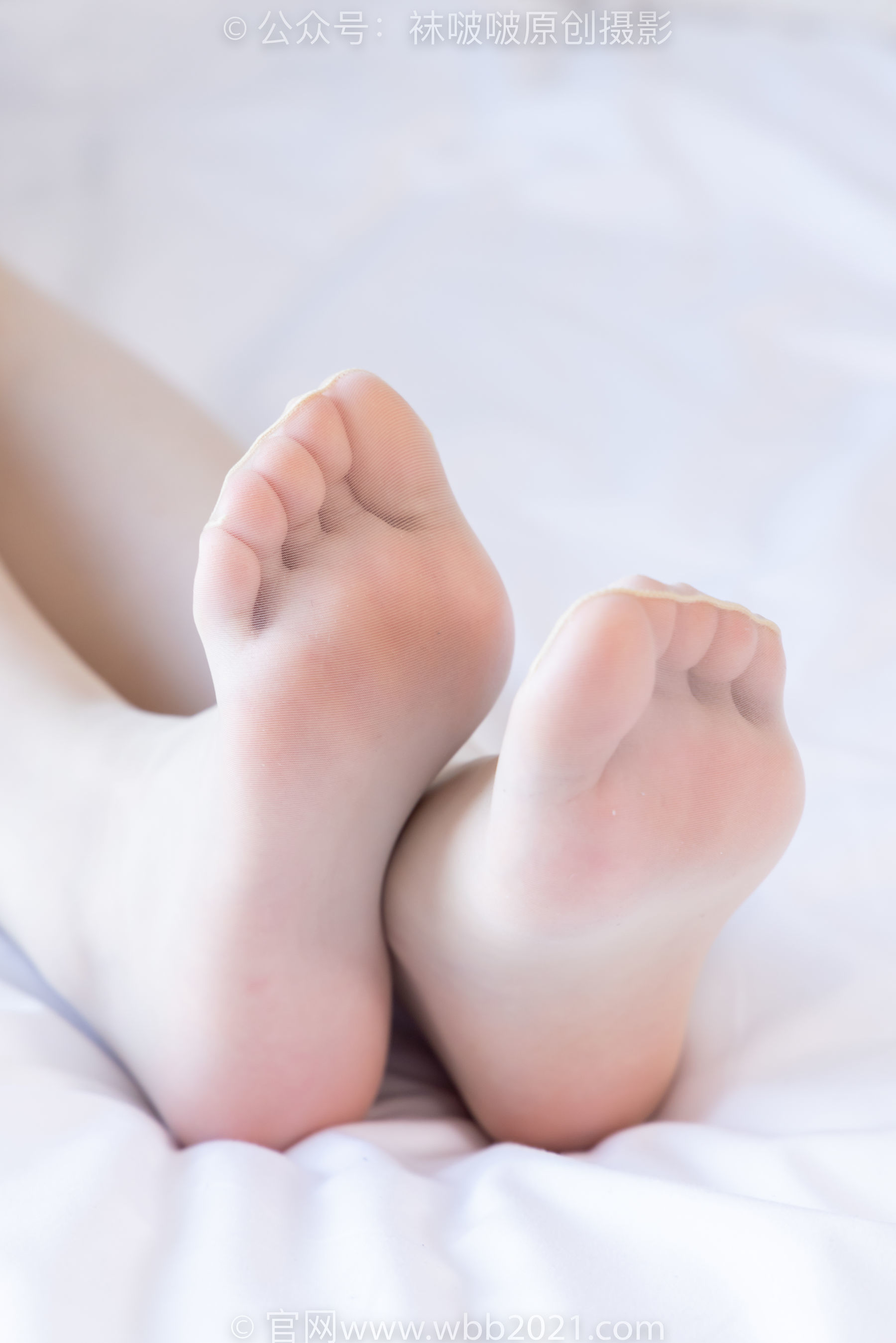 图片[12]-BoBoSocks袜啵啵 No.368 甜甜圈 -运动鞋、白棉袜、油亮肉丝[160P]-六色网