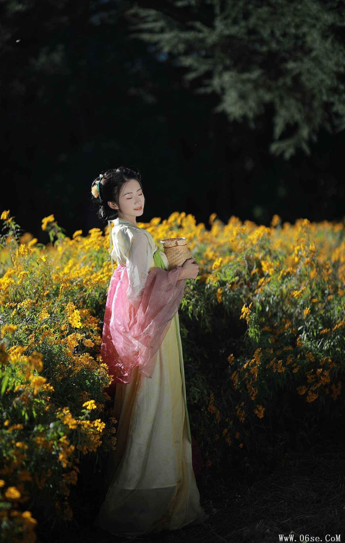 图片[25]-YiTuYu艺图语 Vol.3343 Xiao E Jiang Jiang Jiang[34P]-六色网