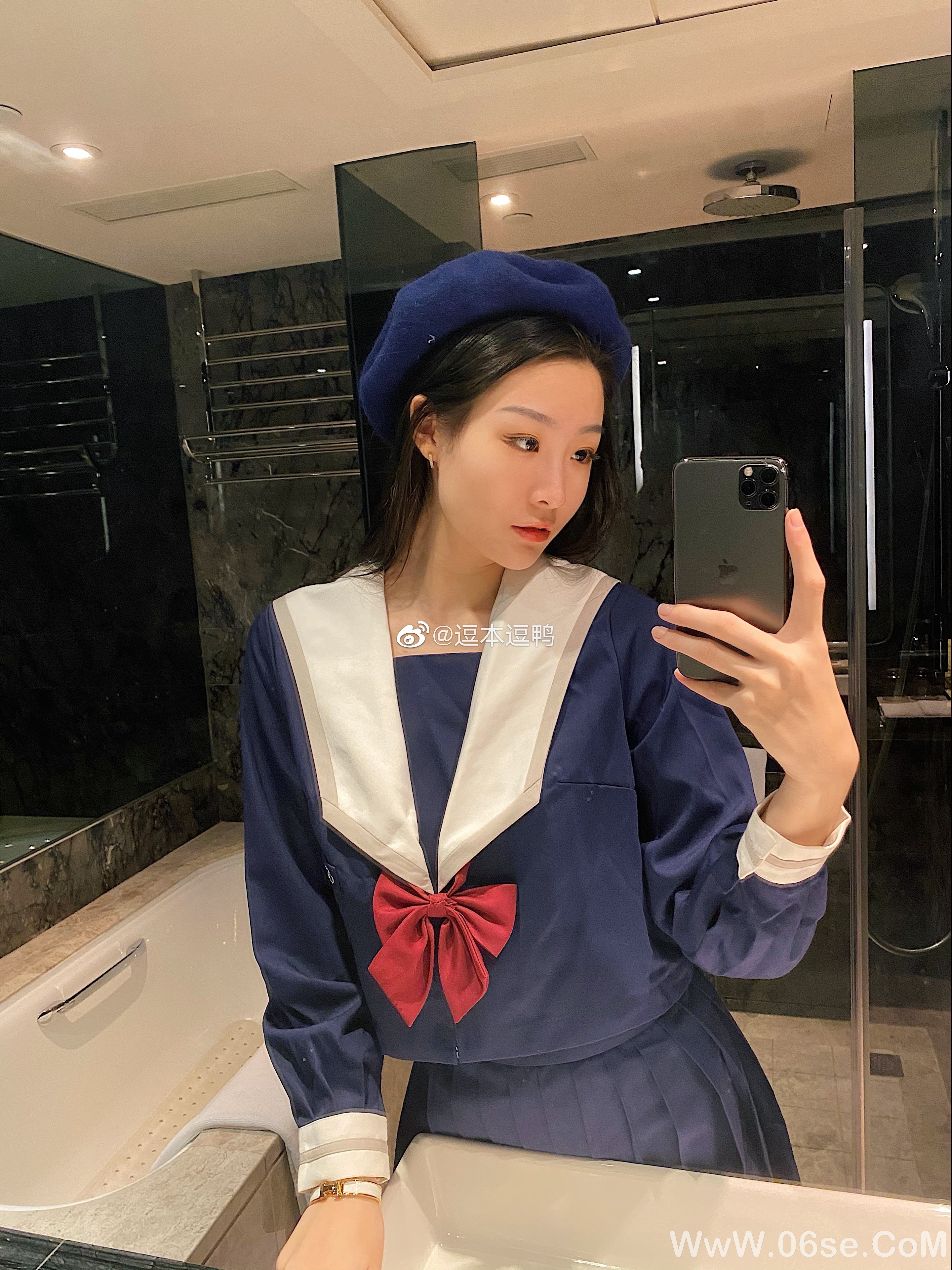 图片[11]-逗本逗鸭早期(整容前)诱惑私拍[211P]-六色网