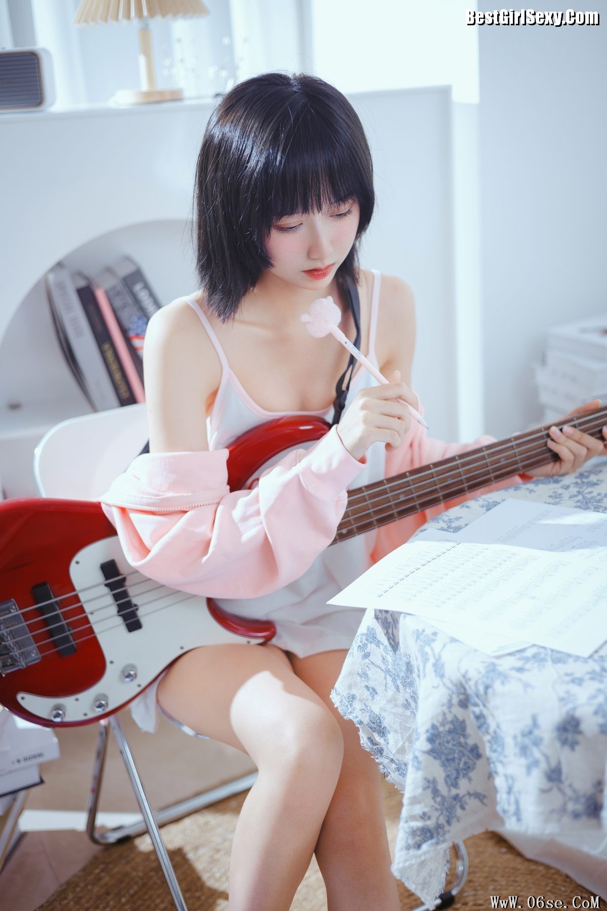 图片[6]-YiTuYu艺图语 Vol.4020 Mu Mian Mian VWV[26P]-六色网