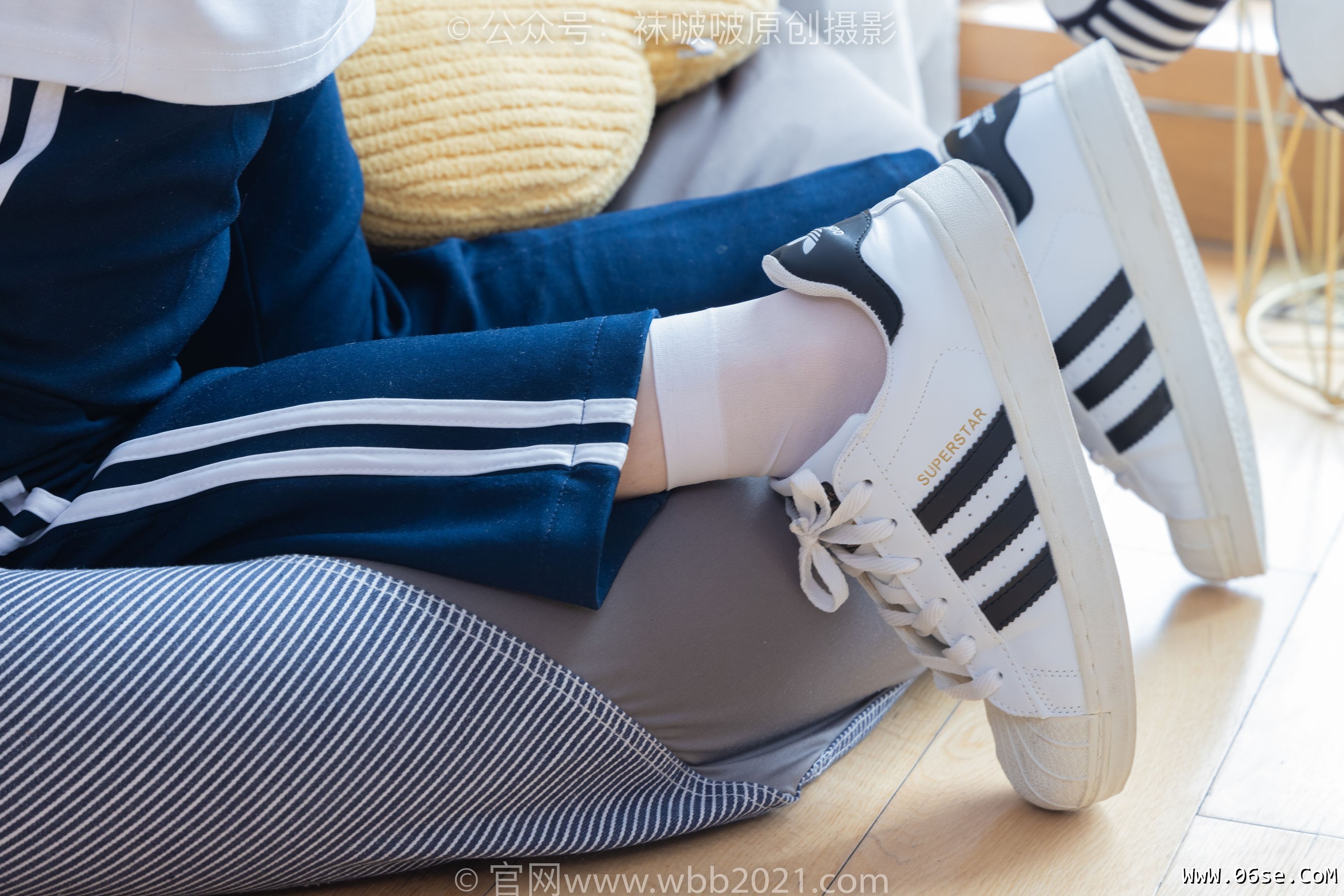 图片[53]-BoBoSocks袜啵啵 No.366 甜甜圈 -三双板鞋、白棉袜、短白丝[150P]-六色网