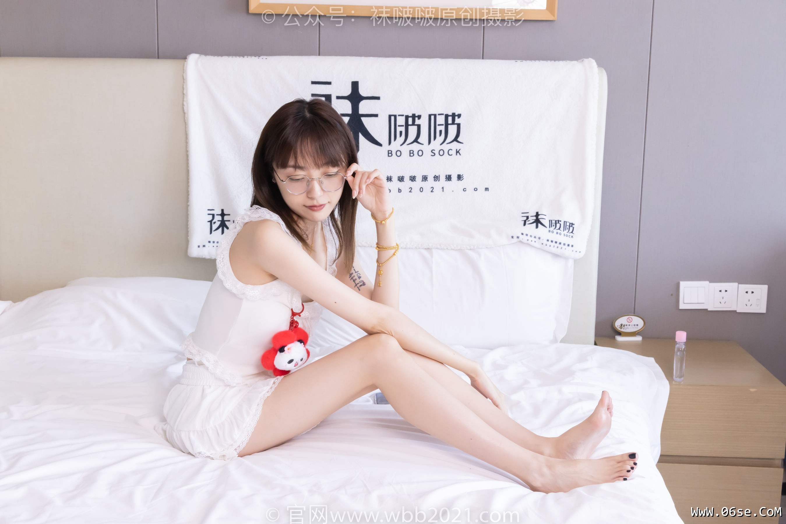 图片[171]-BoBoSocks袜啵啵 No.417 稚予 – 板鞋、白棉袜、裸足、裸足部分脚底抹精油[199P]-六色网