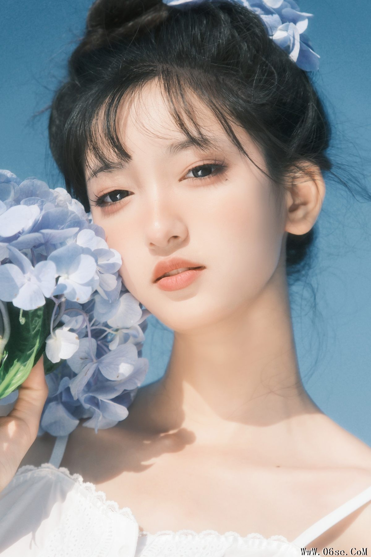 图片[18]-YiTuYu艺图语 Vol.5512 Er Liang Feng Yue[25P]-六色网