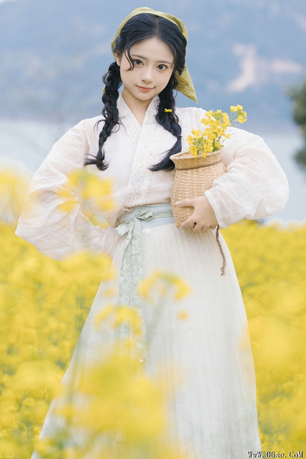 YiTuYu艺图语 Vol.7649 Xian Lu[35P]-六色网