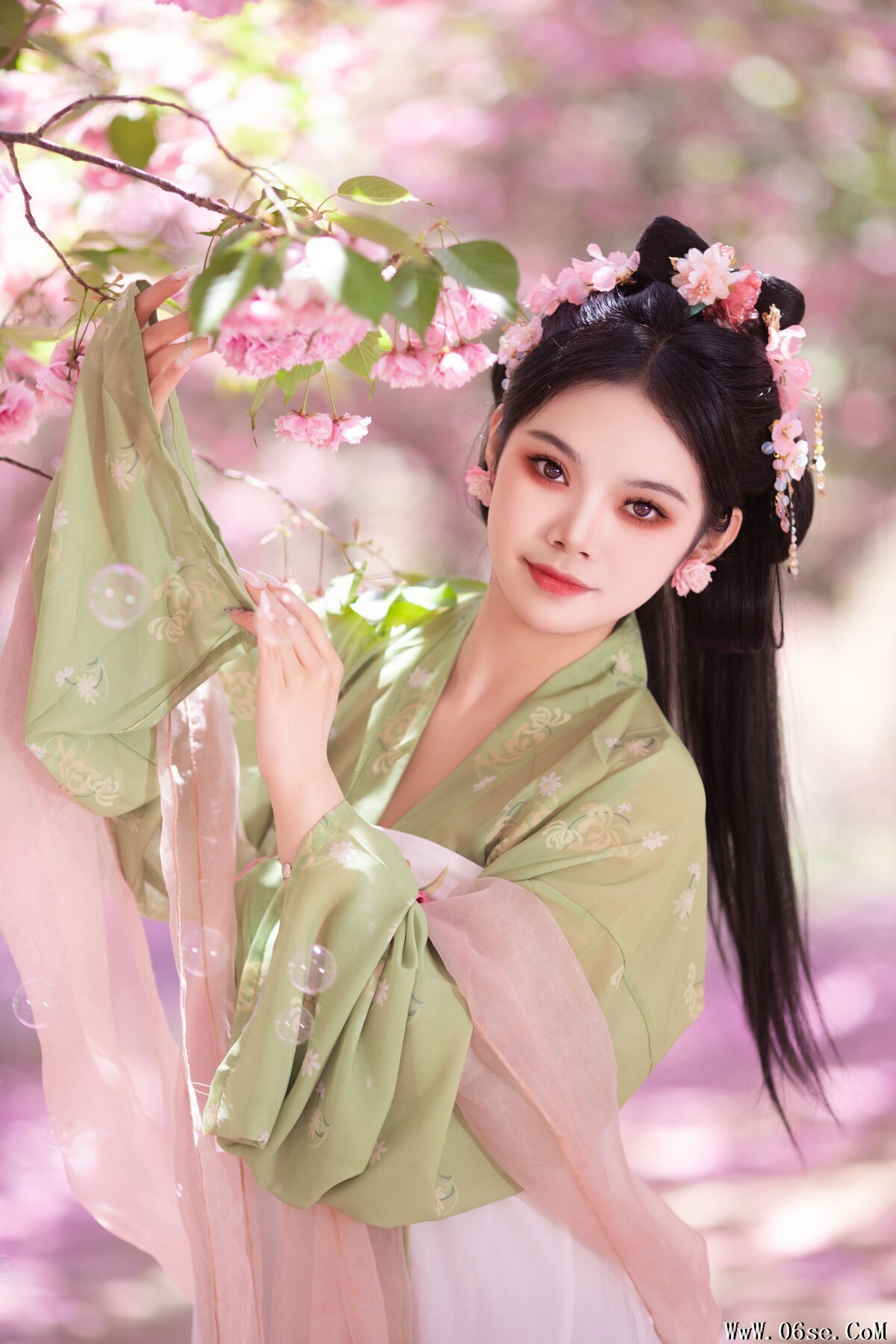 图片[18]-YiTuYu艺图语 Vol.7102 Wan Yi[23P]-六色网