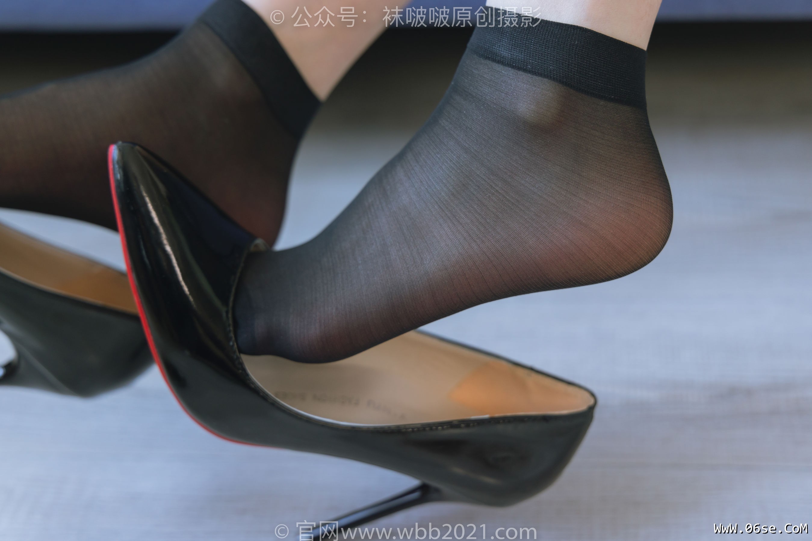 图片[15]-BoBoSocks袜啵啵 No.246 小沫 -高跟鞋、绿色丝袜、短肉丝、短黑丝、裸足、ol制服[140P]-六色网