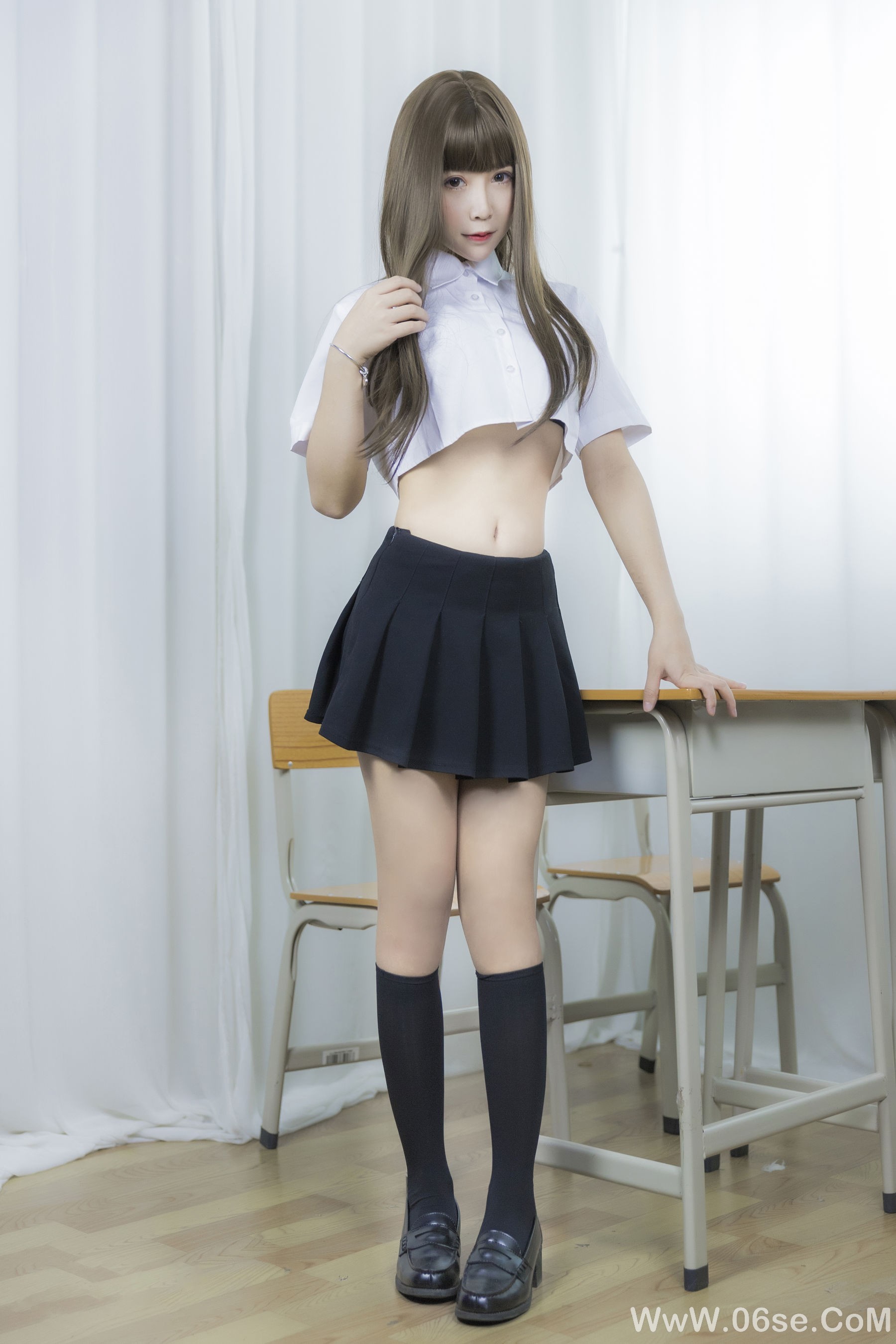 图片[35]-二次元妹子抱走莫子aa 等你下课[42P]-六色网