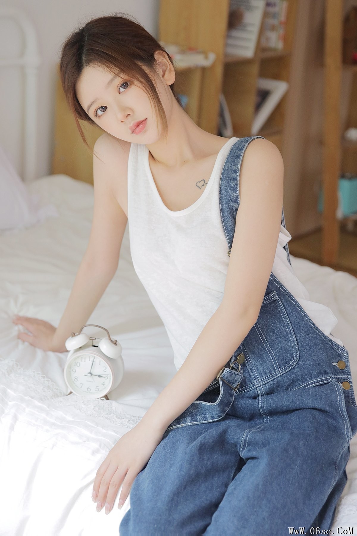 YiTuYu艺图语 Vol.6918 Shang Tou Wa Wa[29P]-六色网