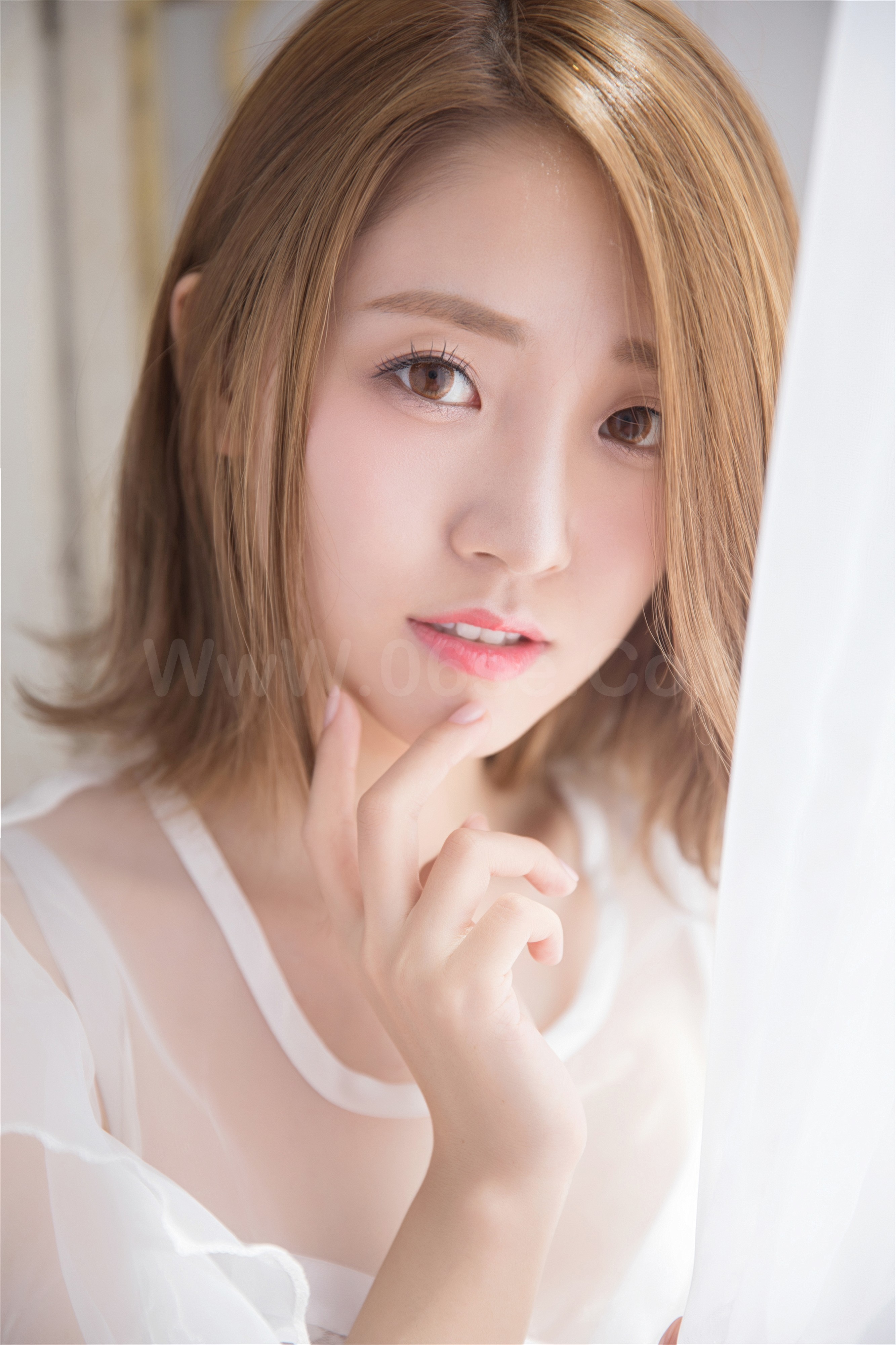 图片[32]-雅拉伊 – 《一颦一笑》[34P]-六色网