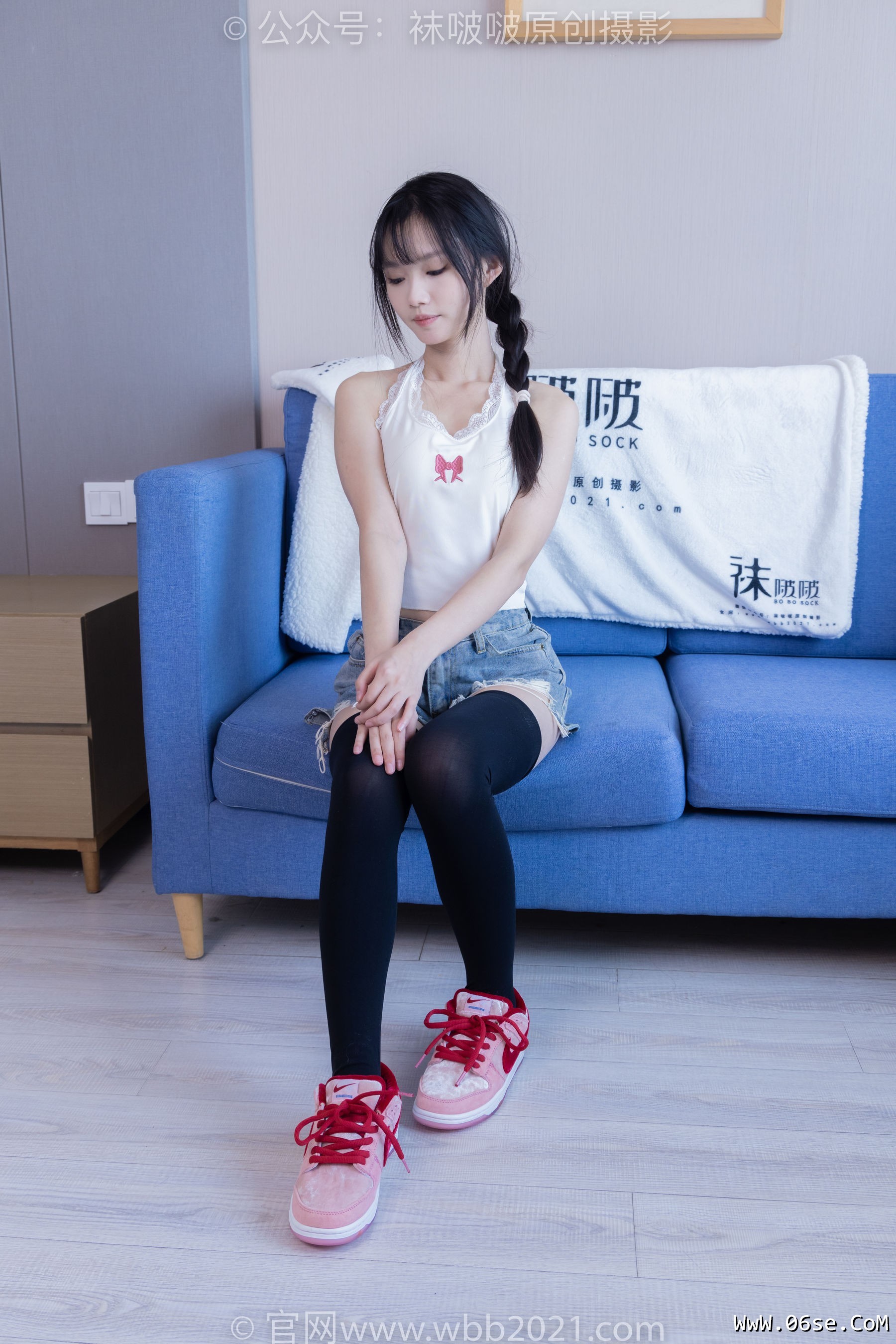 图片[2]-BoBoSocks袜啵啵 No.390 甜甜圈 -板鞋、厚黑丝大腿袜、厚白丝大腿袜[148P]-六色网