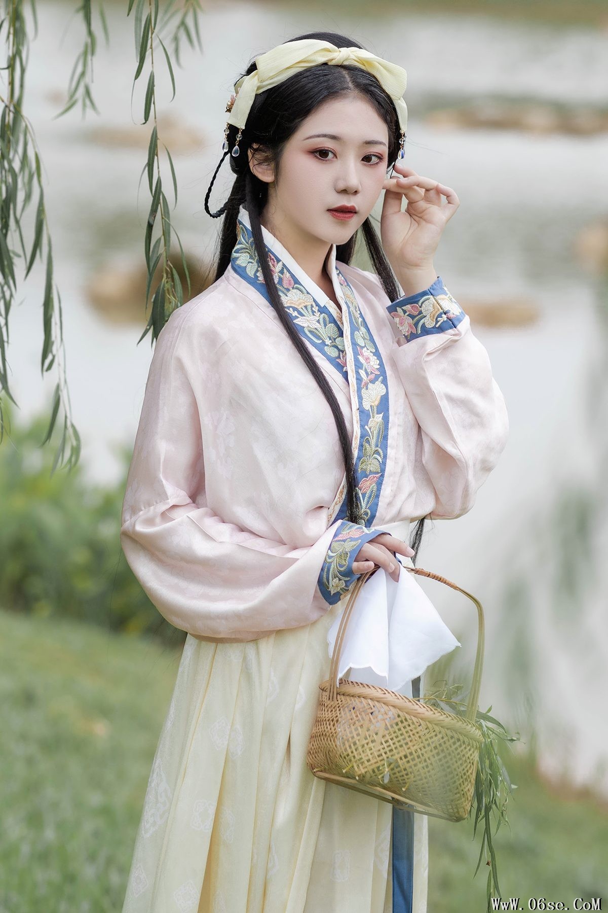 YiTuYu艺图语 Vol.3984 Shen Shi Si[24P]-六色网