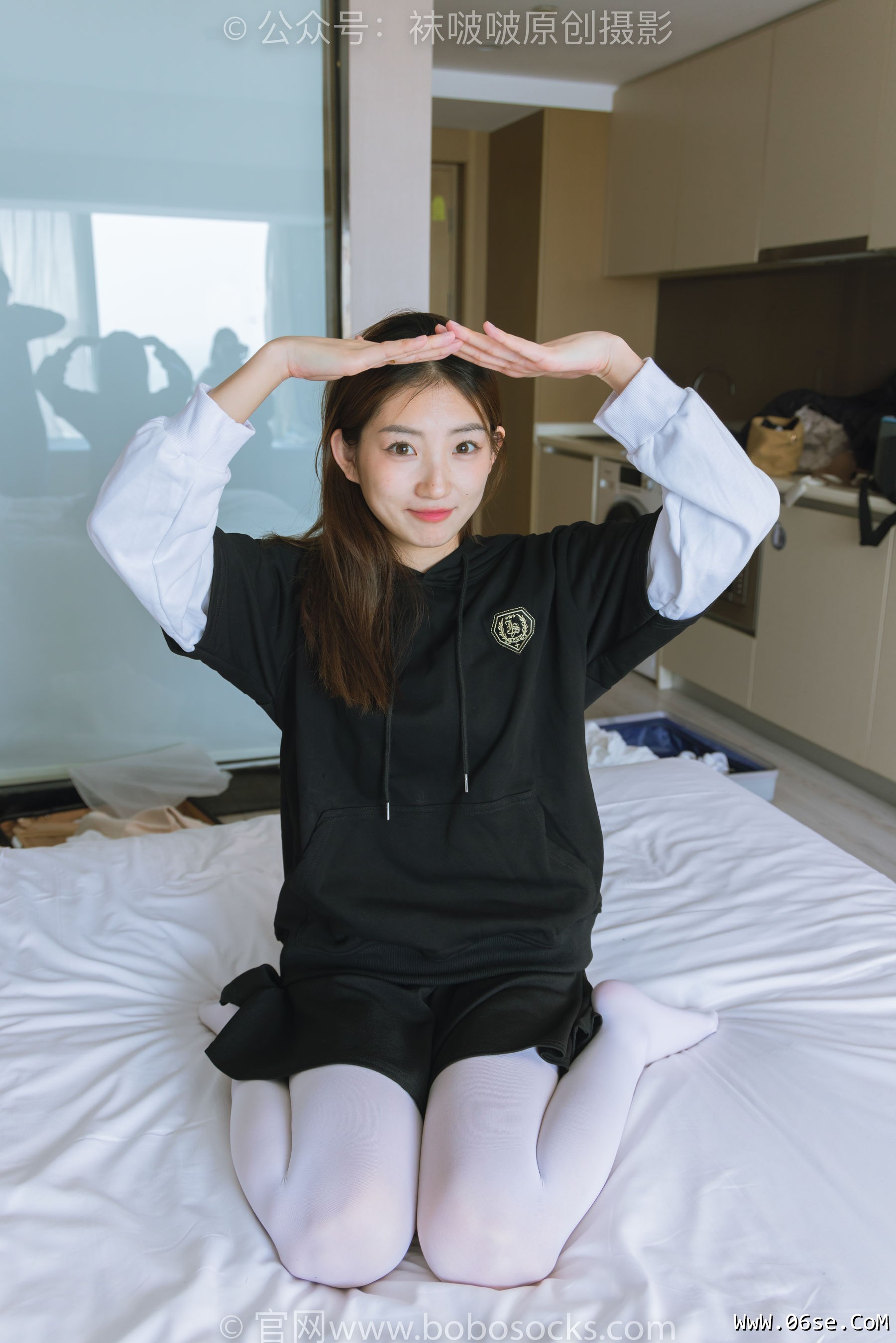 图片[26]-BoBoSocks袜啵啵 No.214 小沫 -黑色运动鞋、厚白丝[142P]-六色网