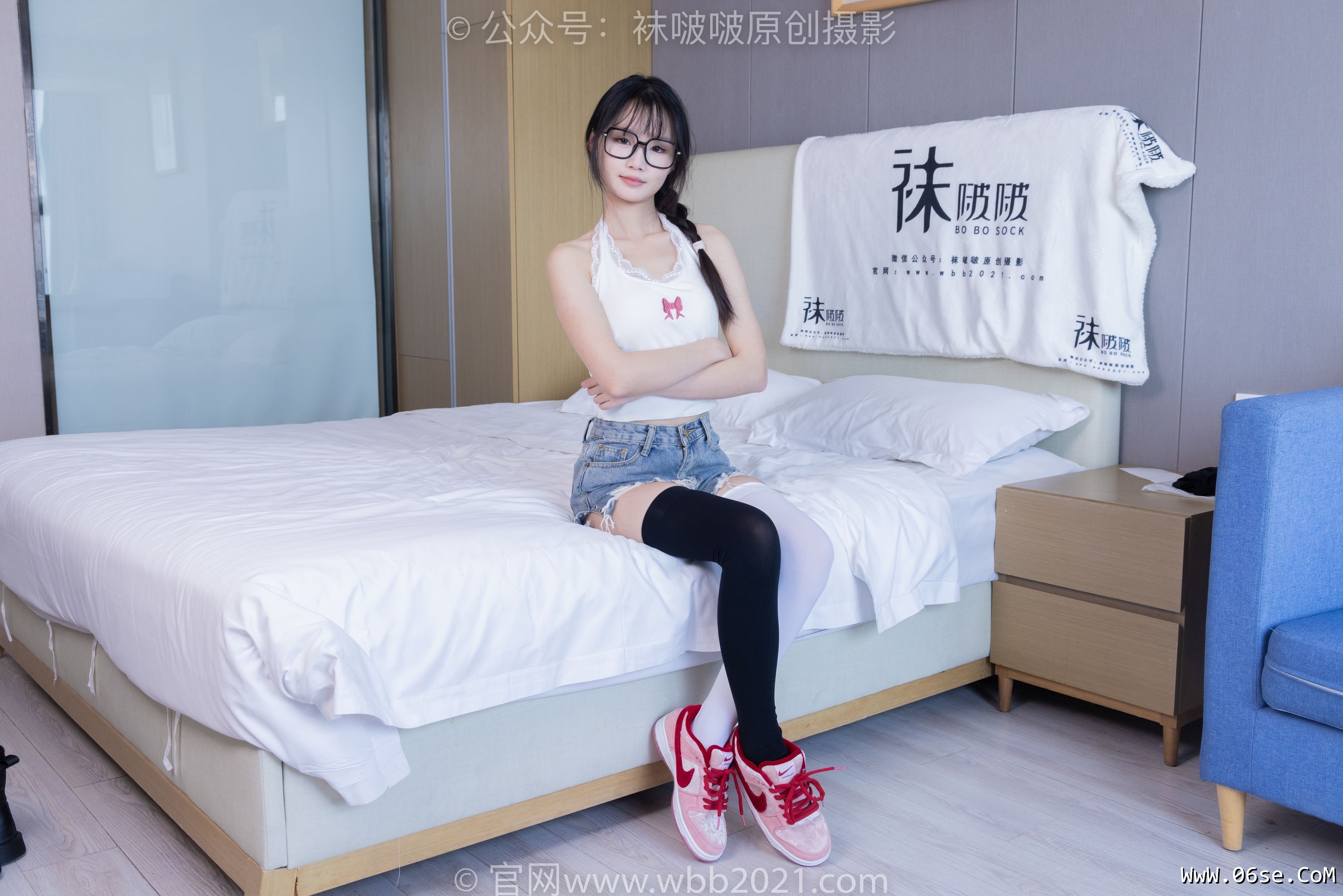 图片[123]-BoBoSocks袜啵啵 No.390 甜甜圈 -板鞋、厚黑丝大腿袜、厚白丝大腿袜[148P]-六色网