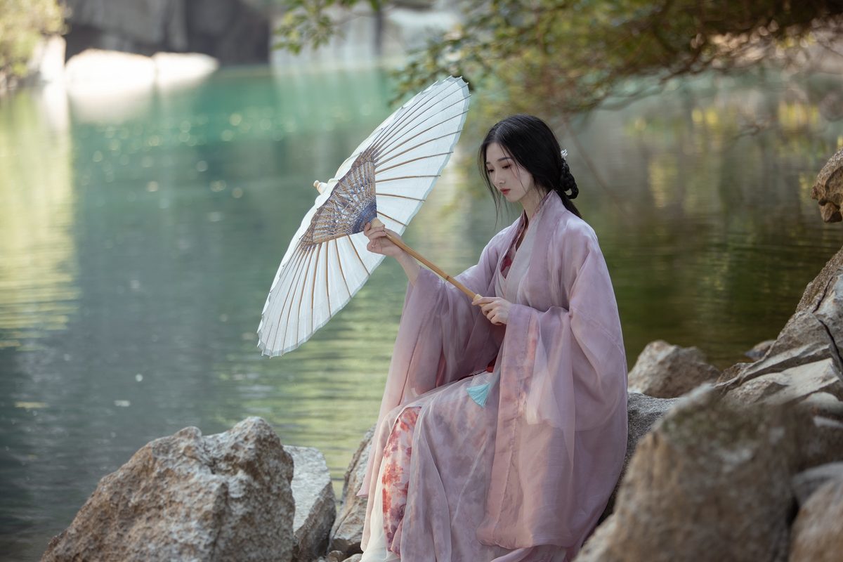 图片[24]-YiTuYu艺图语 Vol.3809 A Moon[33P]-六色网