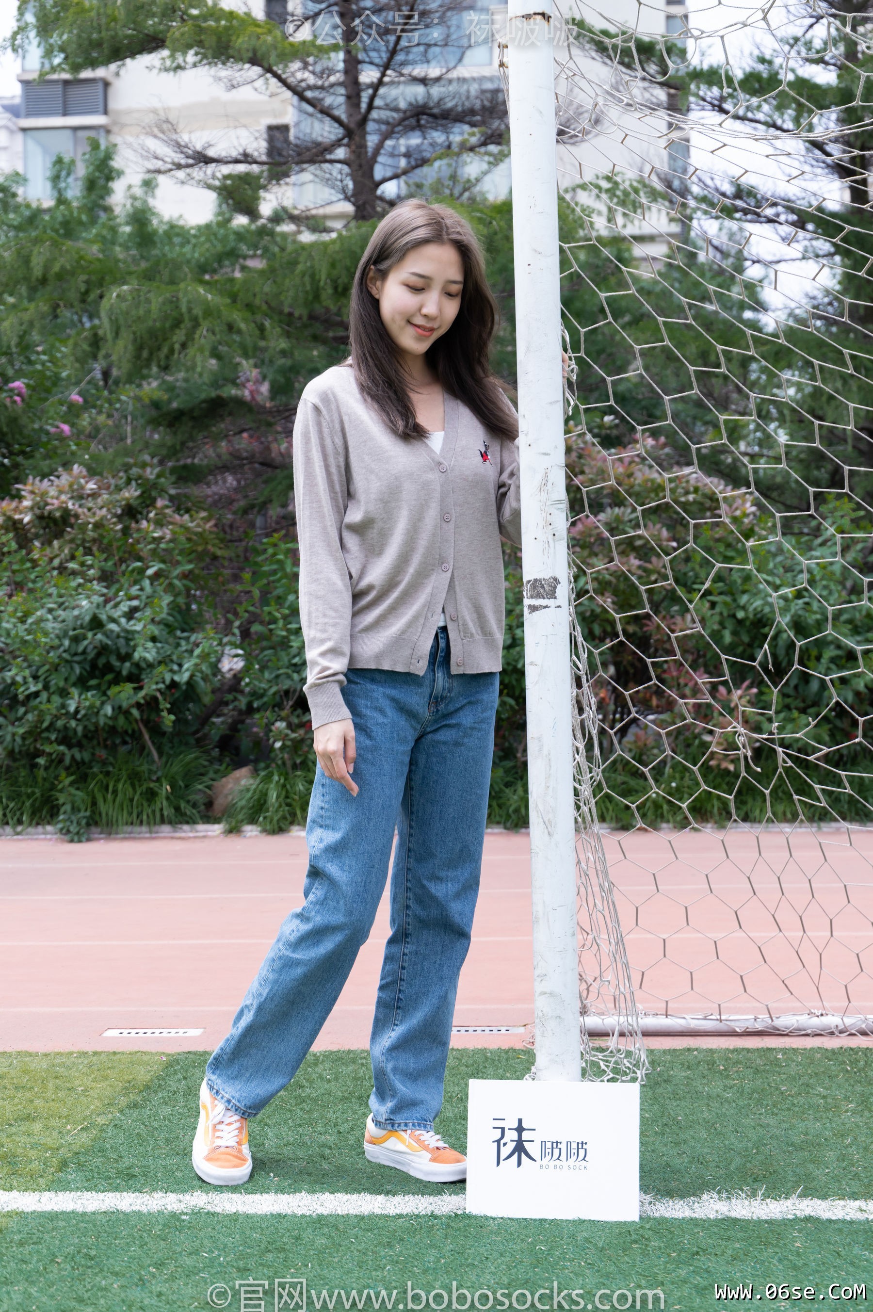 图片[2]-BoBoSocks袜啵啵 No.004 泡芙-vans帆布鞋、白棉袜、裸足[127P]-六色网