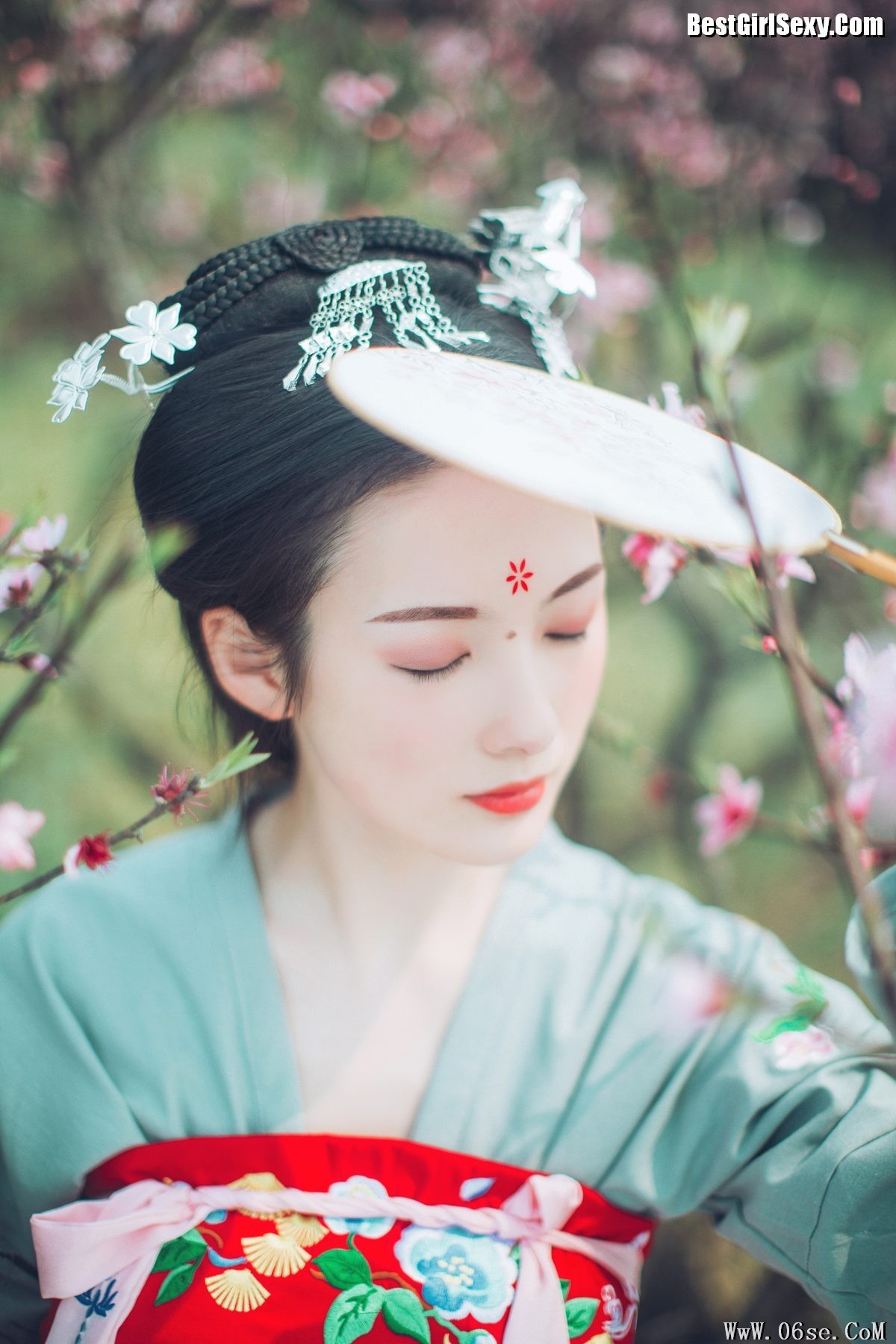 图片[18]-YiTuYu艺图语 Vol.4056 Fan Fan[32P]-六色网
