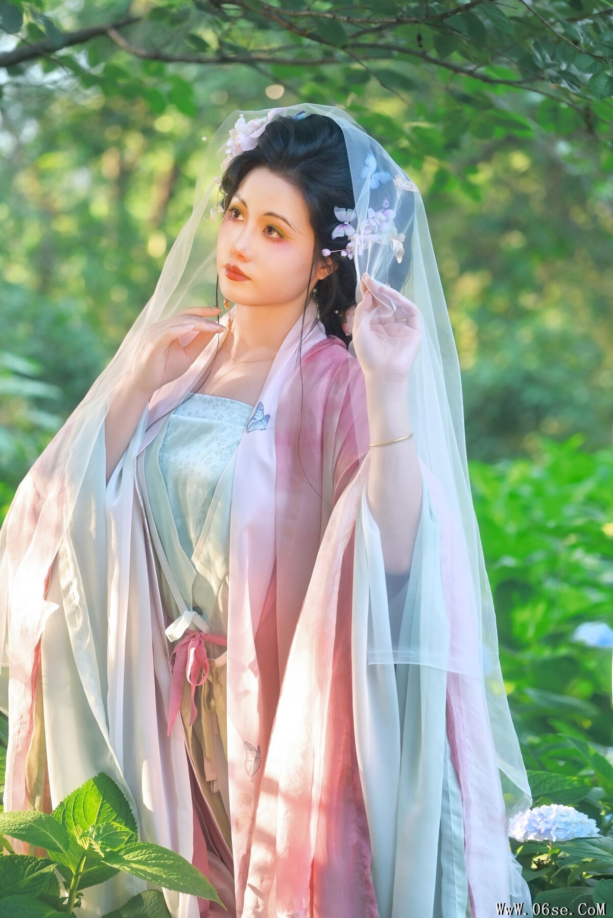 图片[20]-YiTuYu艺图语 Vol.7172 Yi Zhi Tou Lan De Li Li[22P]-六色网