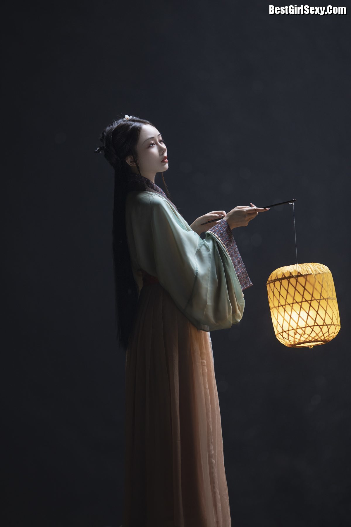 图片[21]-YiTuYu艺图语 Vol.4031 Su Mei Zai Lu Shang[25P]-六色网