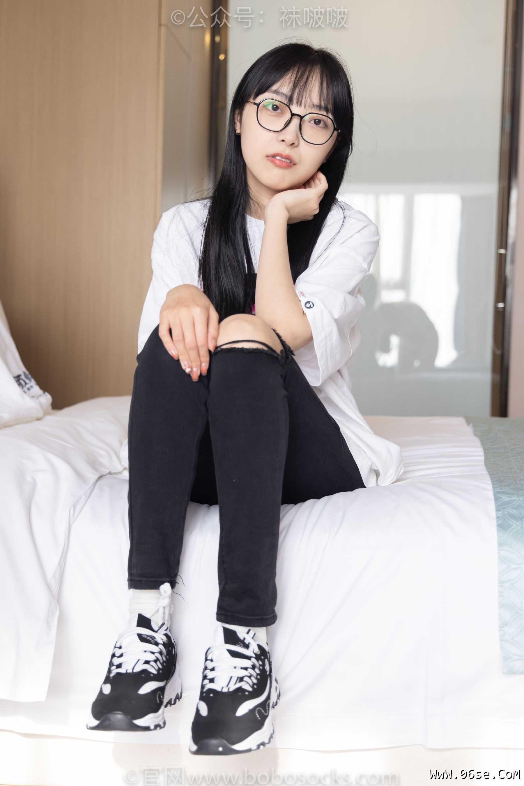 图片[12]-BoBoSocks袜啵啵 No.055 稚予-斯凯奇运动鞋、白棉袜、黑棉袜[139P]-六色网