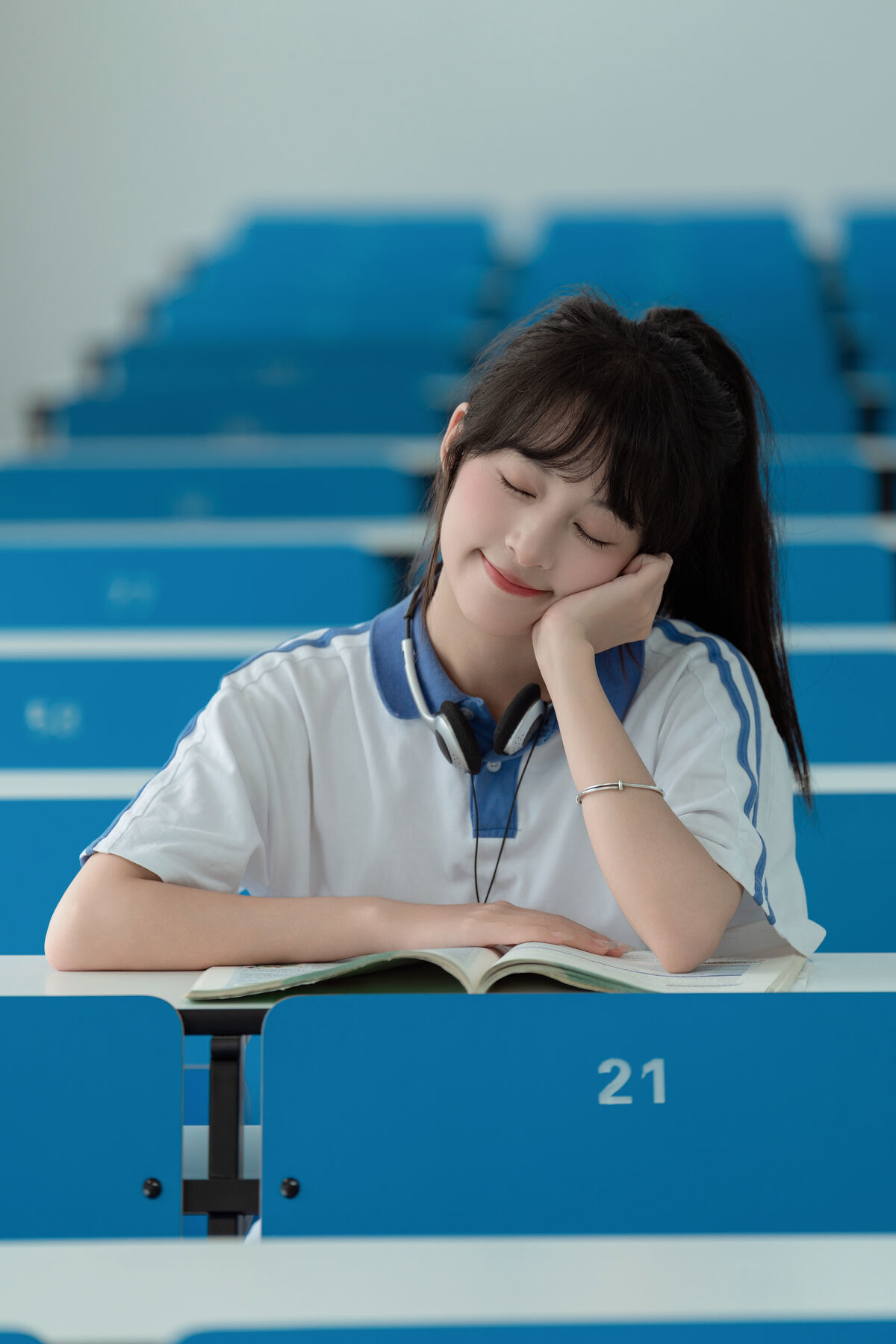 图片[23]-YiTuYu艺图语 Vol.7434 Xia Yu Xiao Nian[25P]-六色网
