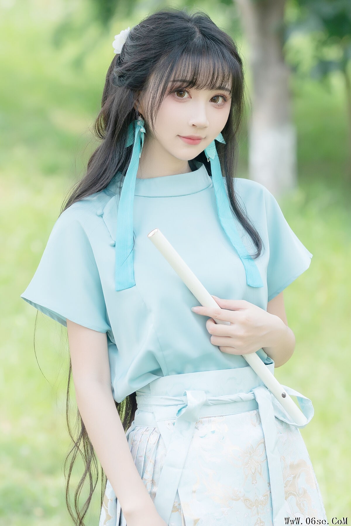 YiTuYu艺图语 Vol.7406 Qi Luo Sheng De Xiao Su Su[28P]-六色网