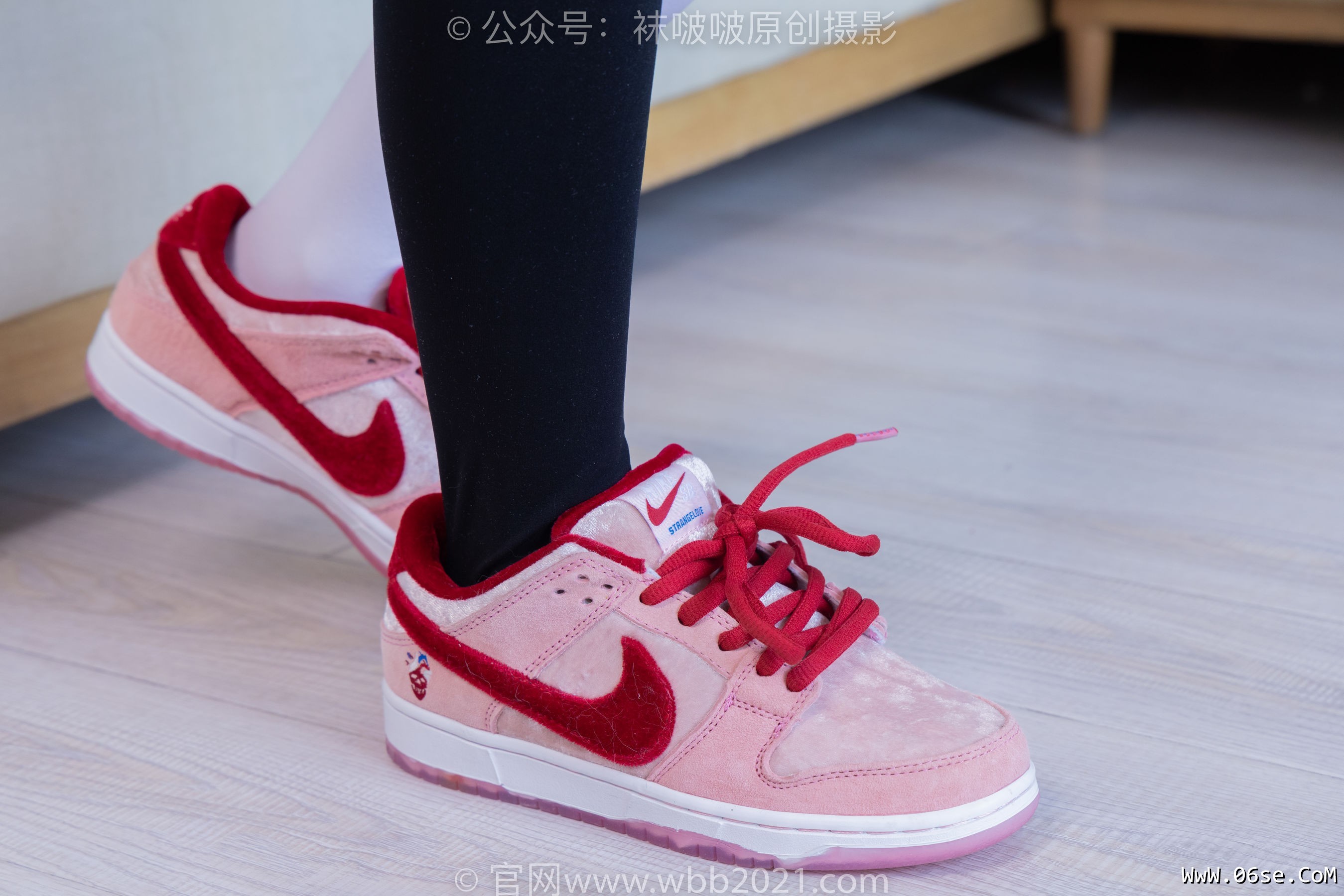 图片[135]-BoBoSocks袜啵啵 No.390 甜甜圈 -板鞋、厚黑丝大腿袜、厚白丝大腿袜[148P]-六色网