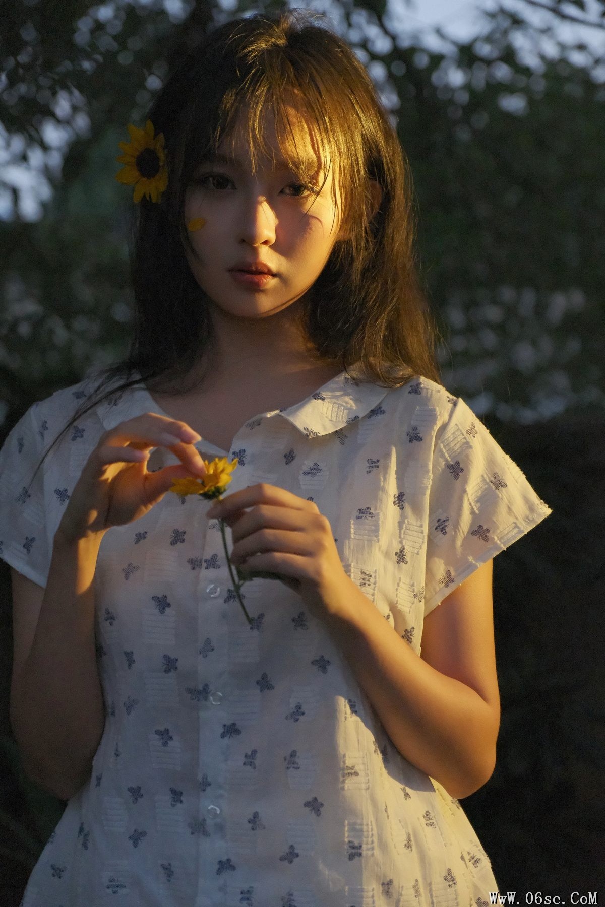 图片[21]-YiTuYu艺图语 Vol.5718 Yi Tiao Lan Chong[23P]-六色网