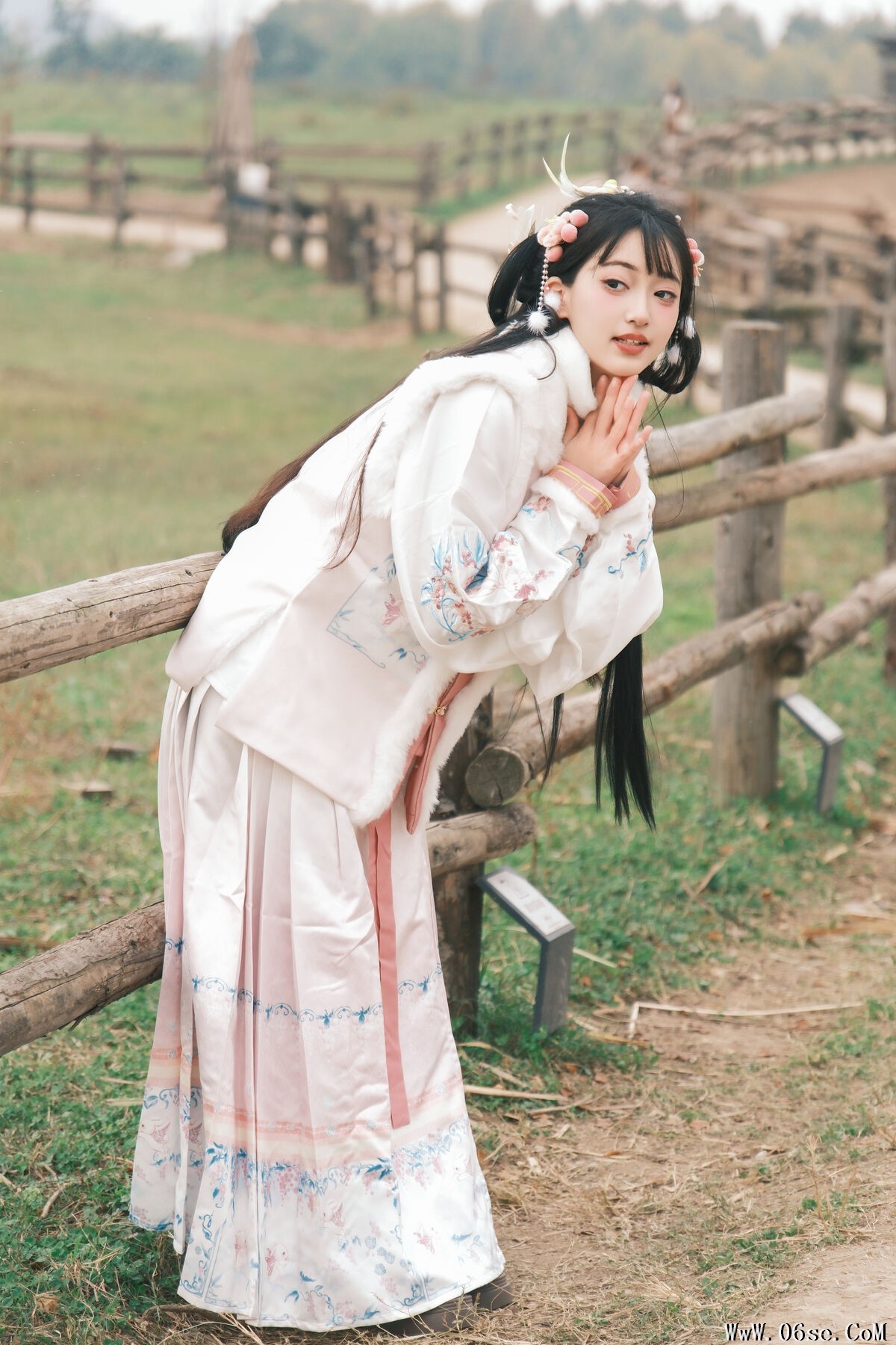 图片[16]-YiTuYu艺图语 Vol.6758 Er Liang Feng Yue[21P]-六色网