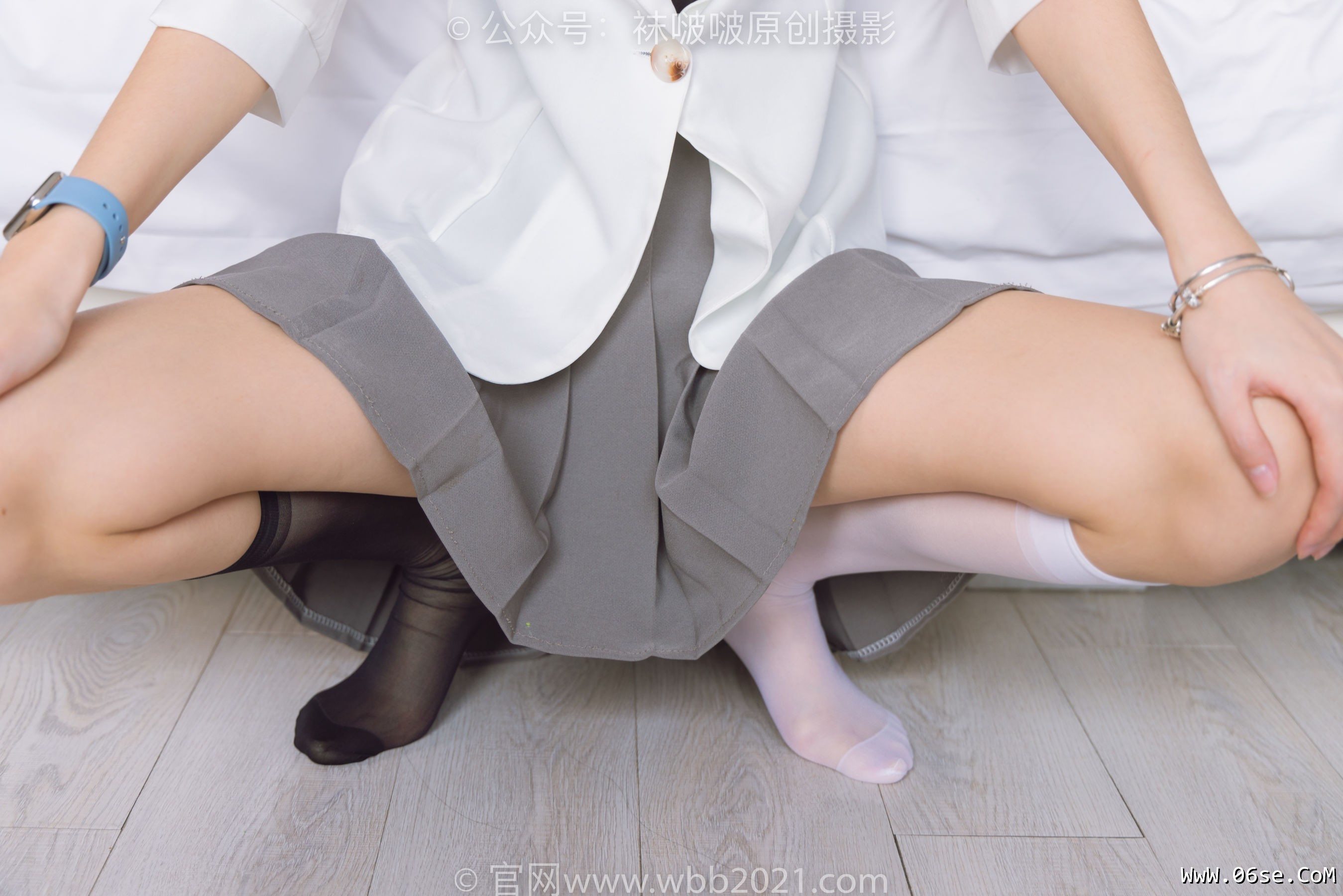 图片[5]-BoBoSocks袜啵啵 No.253 小甜豆 -两双高跟鞋、一只脚小腿白丝、一只脚小腿黑丝[219P]-六色网