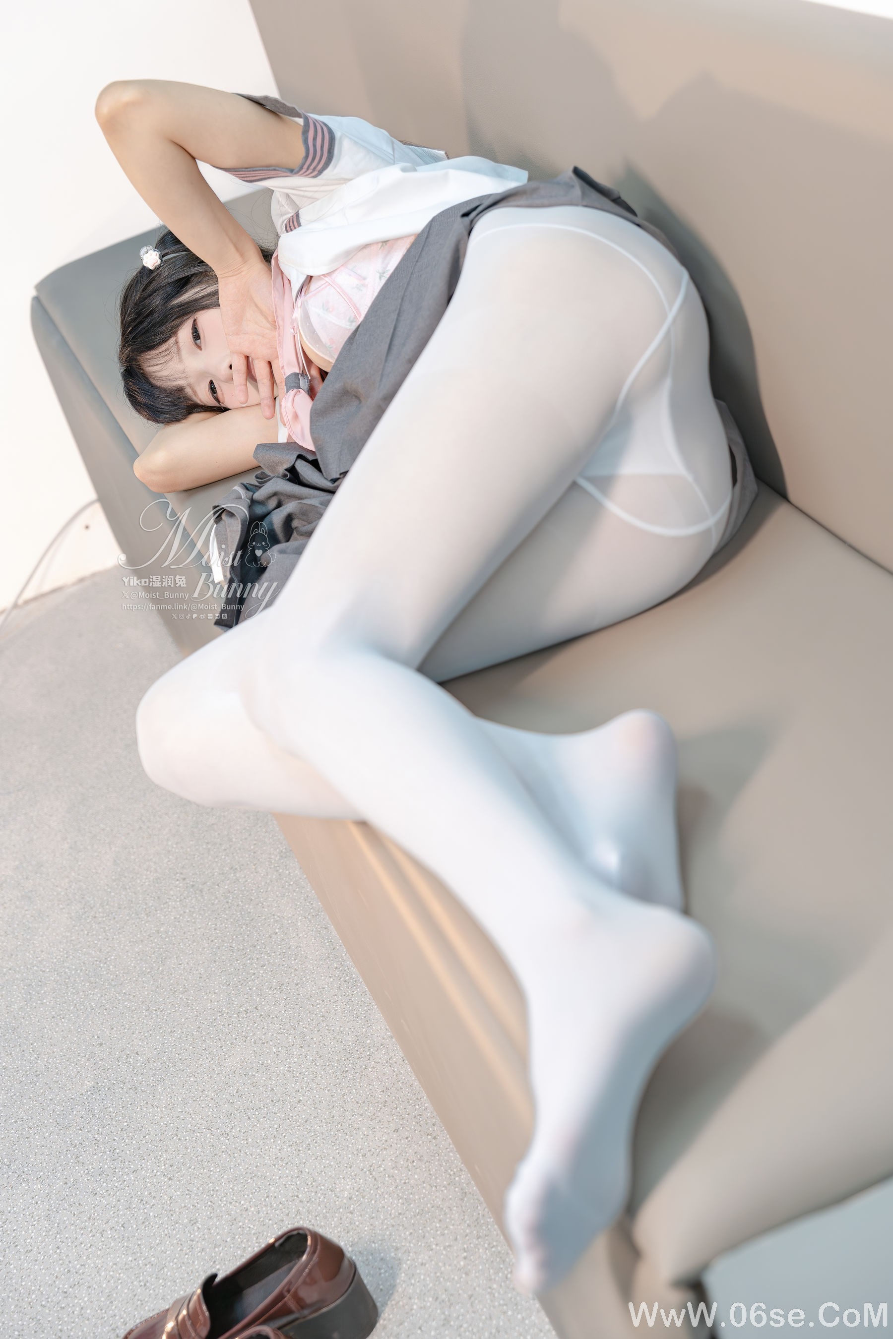 图片[35]-咬一口兔娘 – 地铁萌妹[88P]-六色网