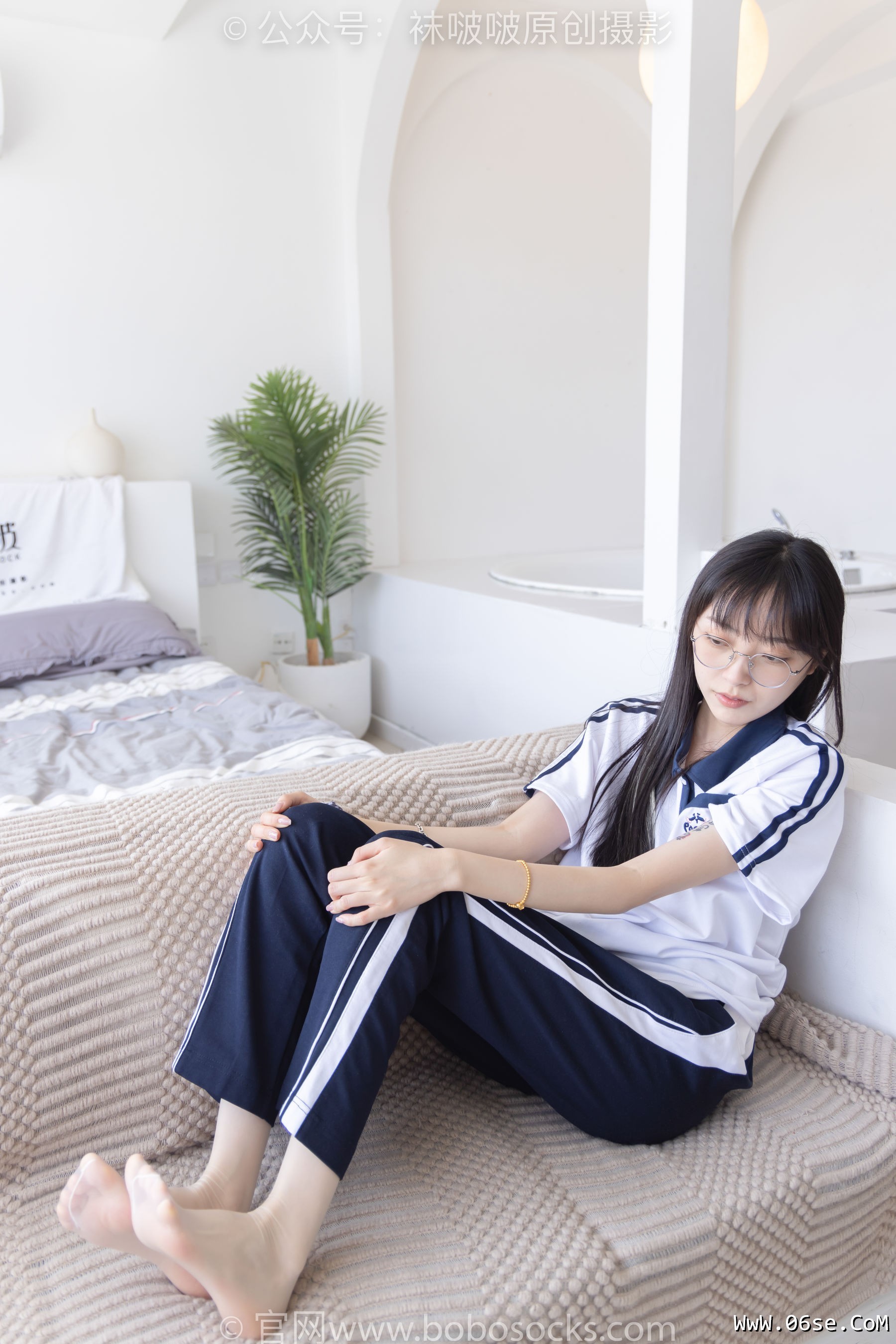 图片[126]-BoBoSocks袜啵啵 No.207 稚予 -aj板鞋、白棉袜、油亮白丝、校服裤里丝[140P]-六色网