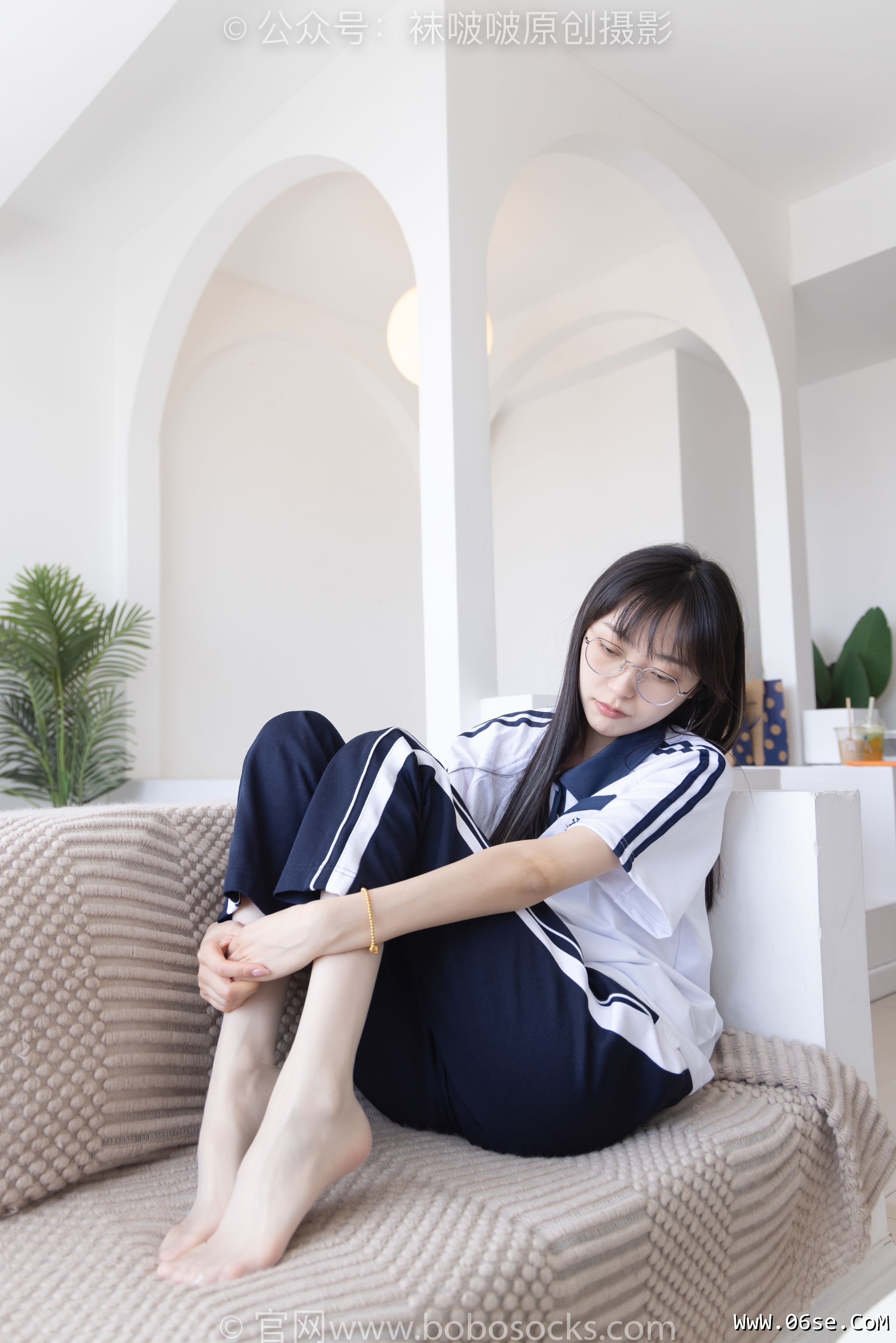 图片[138]-BoBoSocks袜啵啵 No.207 稚予 -aj板鞋、白棉袜、油亮白丝、校服裤里丝[140P]-六色网
