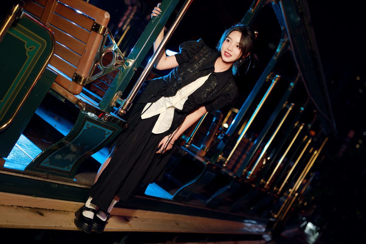 图片[22]-YiTuYu艺图语 Vol.5339 Jiu Yue[24P]-六色网