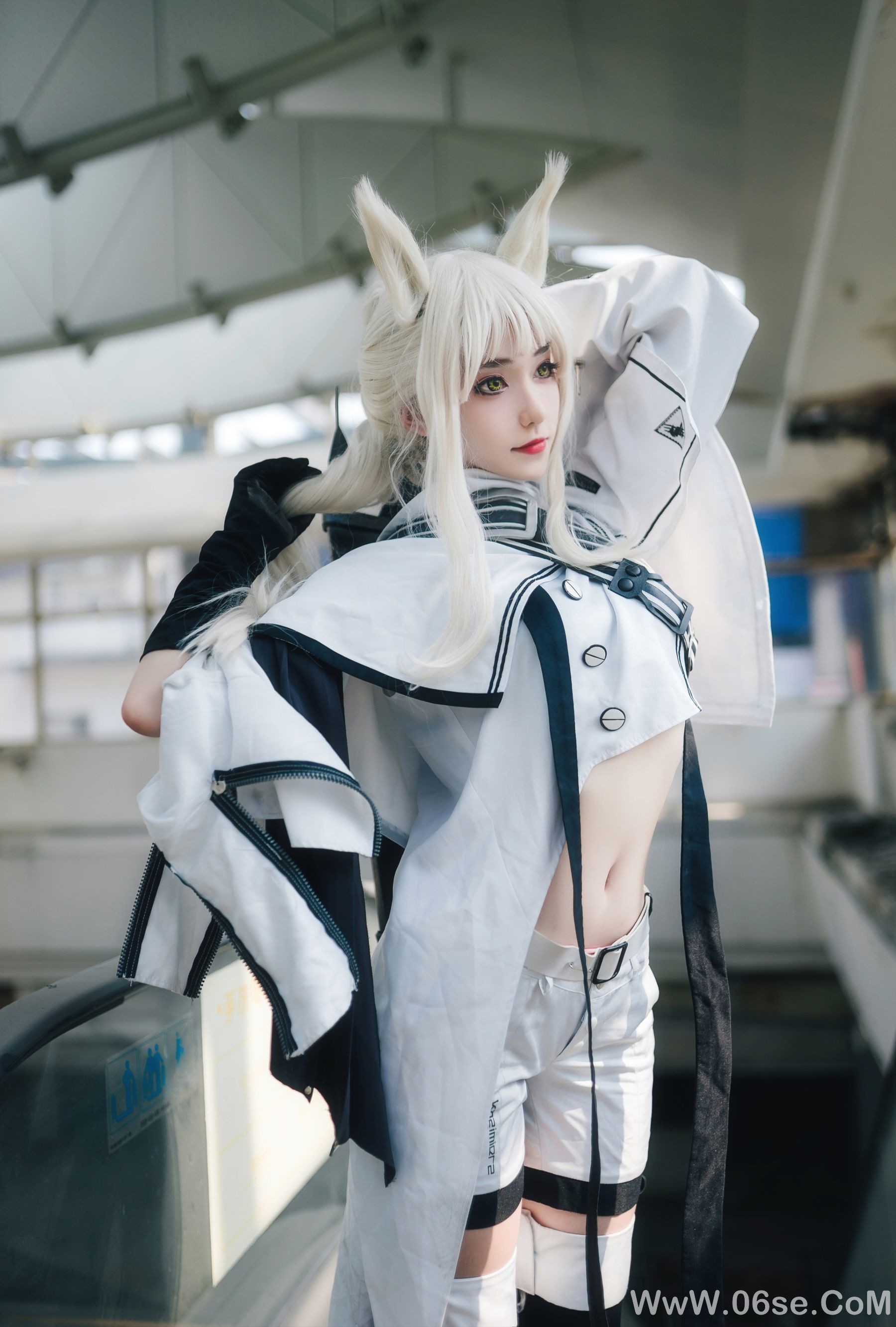 图片[4]-动漫博主南桃Momoko 白金常服[17P]-六色网