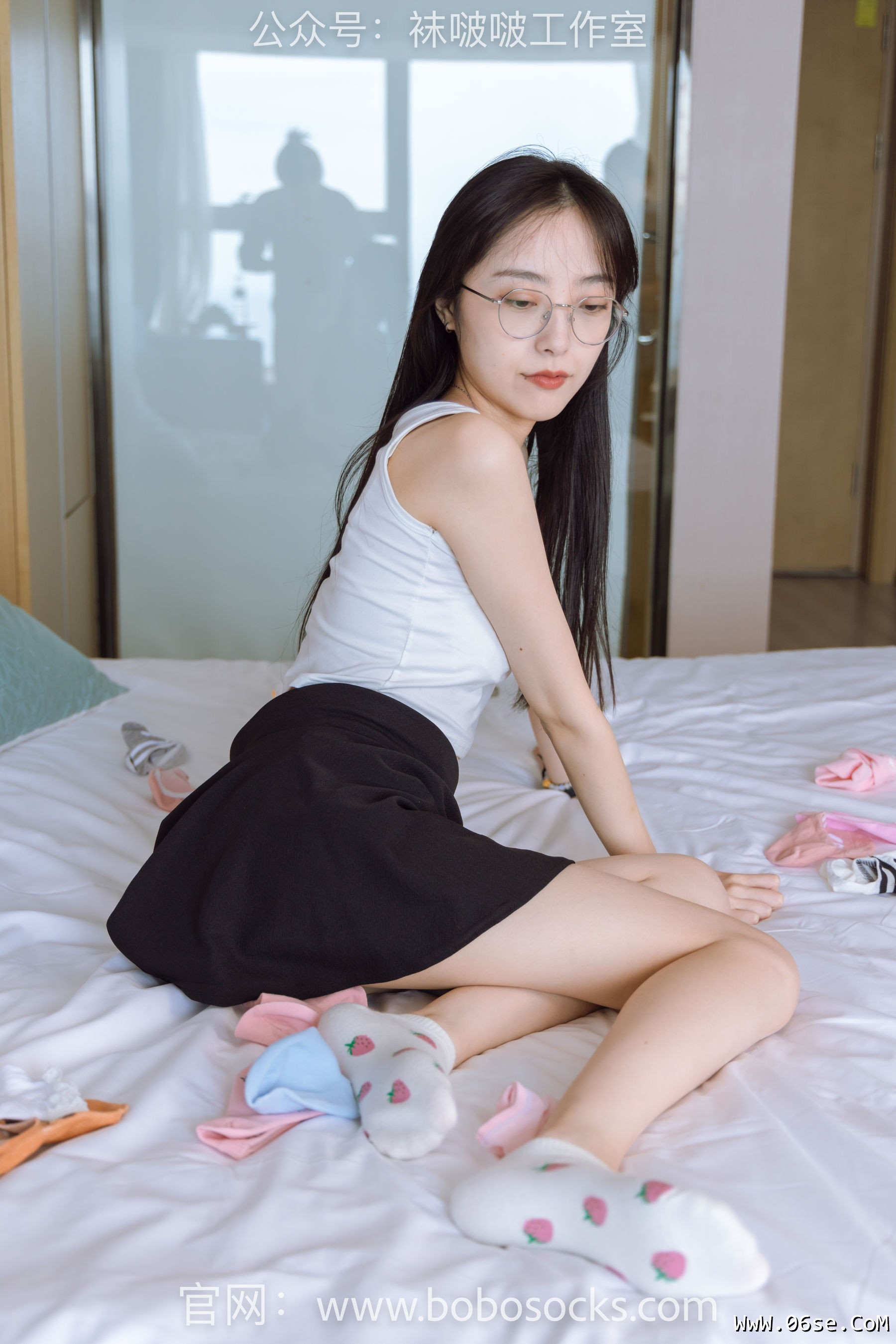 图片[121]-BoBoSocks袜啵啵 No.127 稚予-麦昆板鞋、两双自然穿旧棉袜、裸足[139P]-六色网