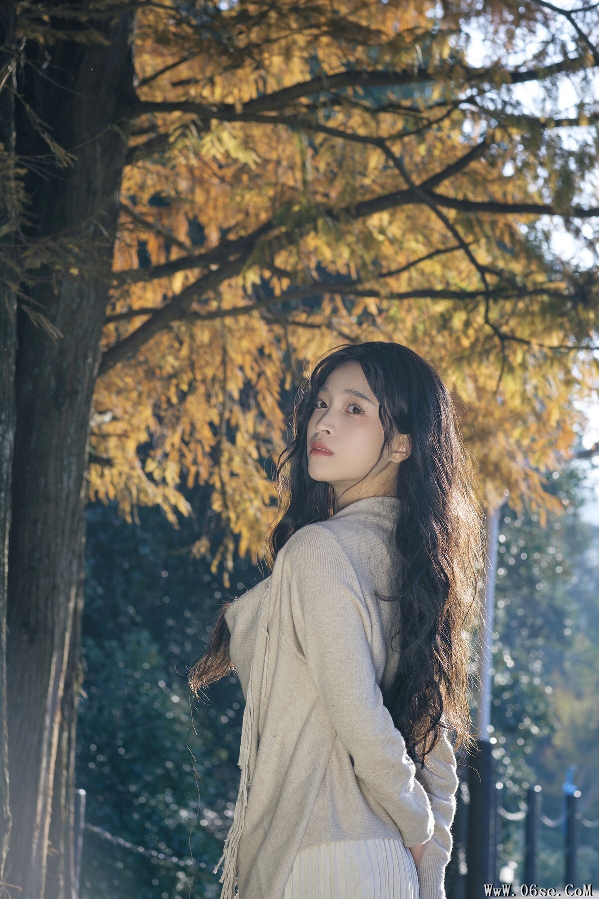 图片[20]-YiTuYu艺图语 Vol.6937 Lu Rou Chi Bu Bao[27P]-六色网