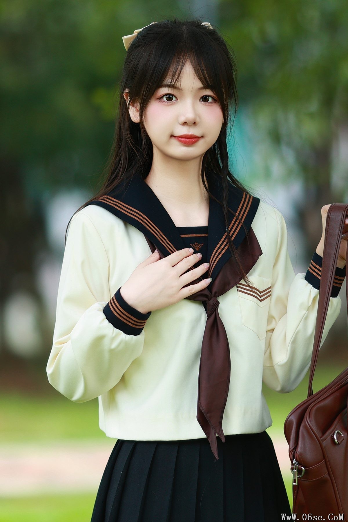 YiTuYu艺图语 Vol.5613 Mu Yan Se Cc[36P]-六色网