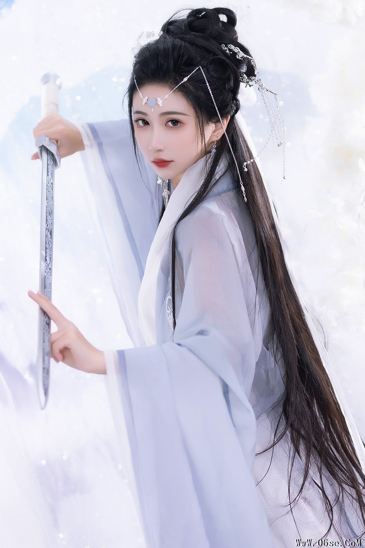 YiTuYu艺图语 Vol.6019 Qi Luo Sheng De Xiao Su Su[27P]-六色网