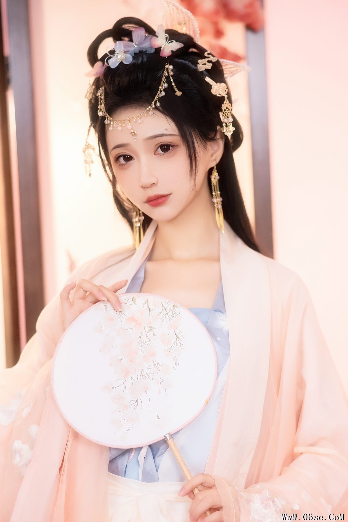 YiTuYu艺图语 Vol.3455 Qi Luo Sheng De Xiao Su Su[30P]-六色网