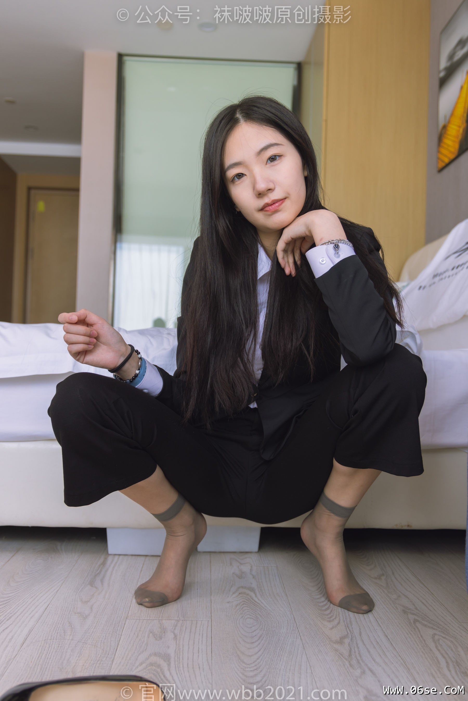 图片[292]-BoBoSocks袜啵啵 No.245 小甜豆 -高跟鞋、短灰丝、半蹲镜头较多[299P]-六色网