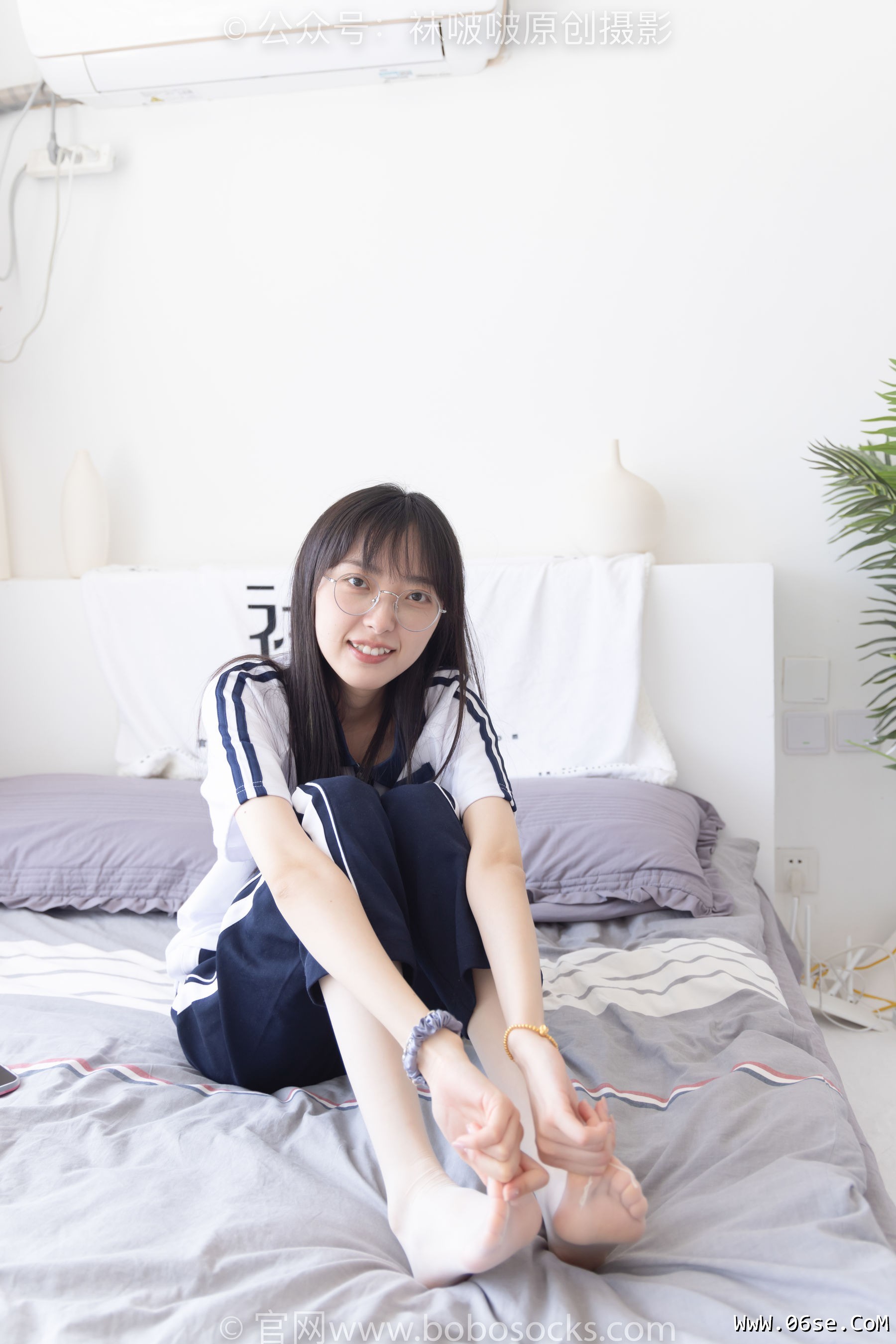 图片[115]-BoBoSocks袜啵啵 No.207 稚予 -aj板鞋、白棉袜、油亮白丝、校服裤里丝[140P]-六色网
