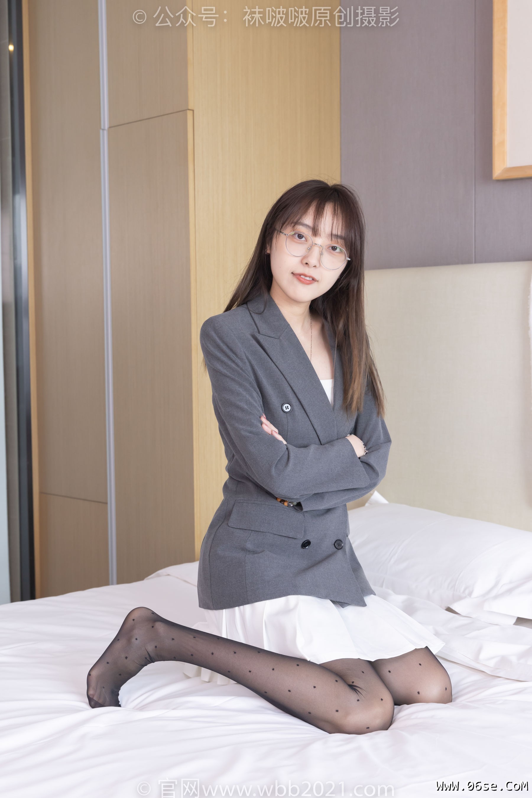 图片[119]-BoBoSocks袜啵啵 No.352 稚予 -短靴、波点黑丝[145P]-六色网