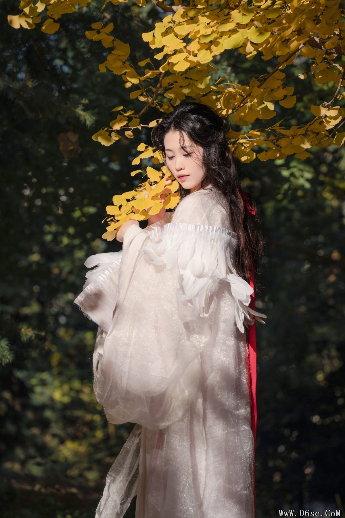 图片[23]-YiTuYu艺图语 Vol.3106 Qing Shuang E[27P]-六色网