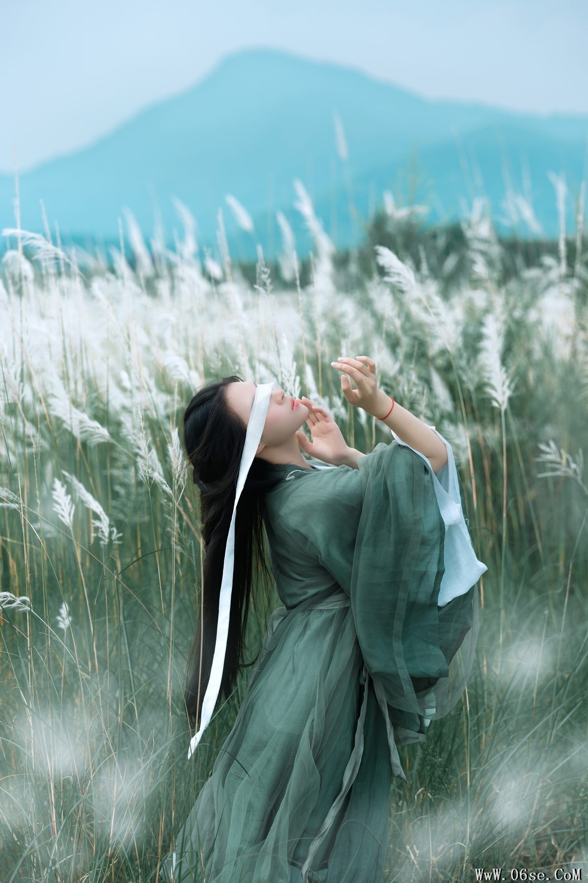 图片[16]-YiTuYu艺图语 Vol.5462 Nu Li Ban Zhuan De Shuang He[51P]-六色网