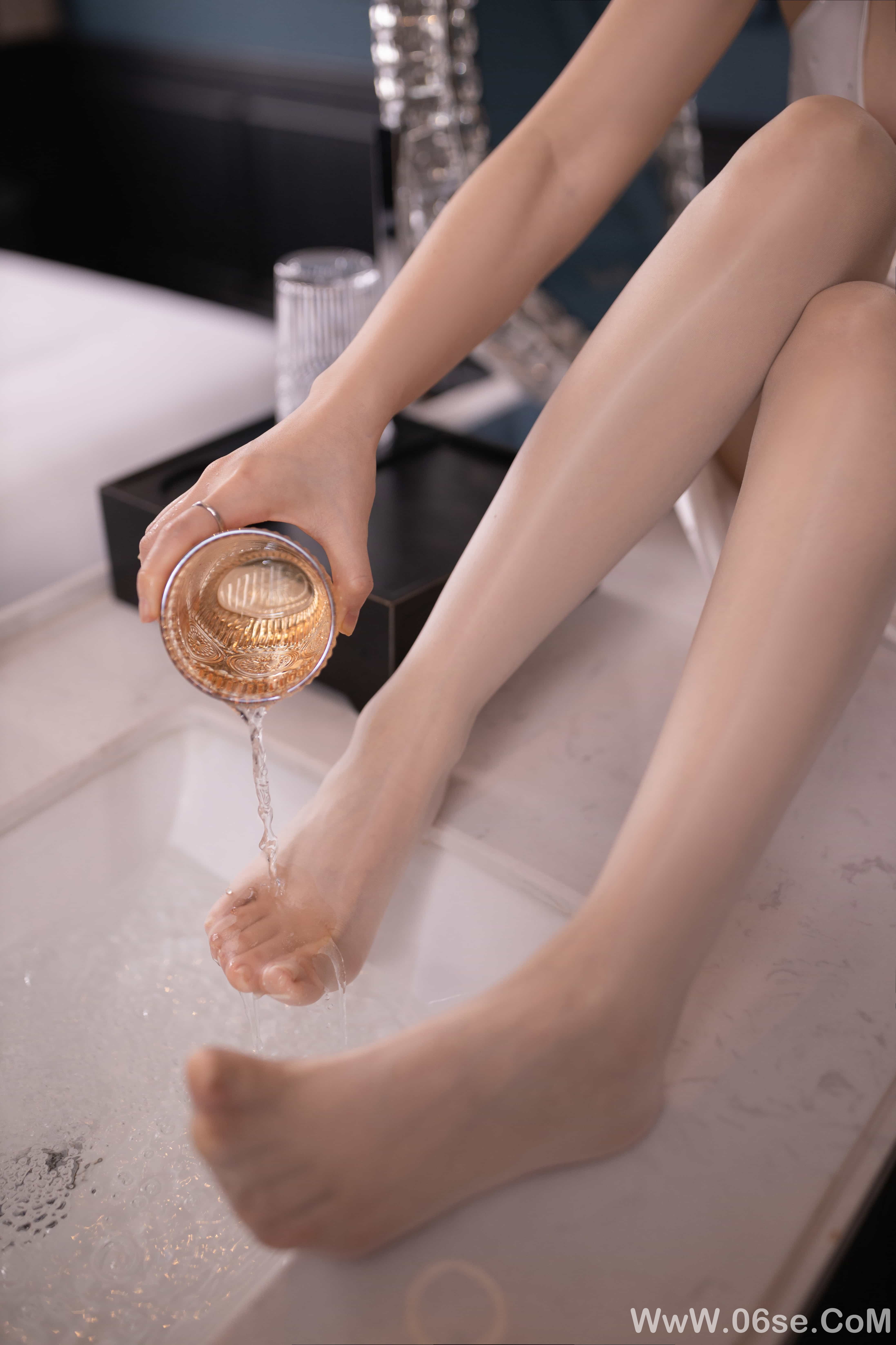 图片[73]-秀人名模鱼子酱Fish内部私购未上架《知江晚》写真[123P]-六色网